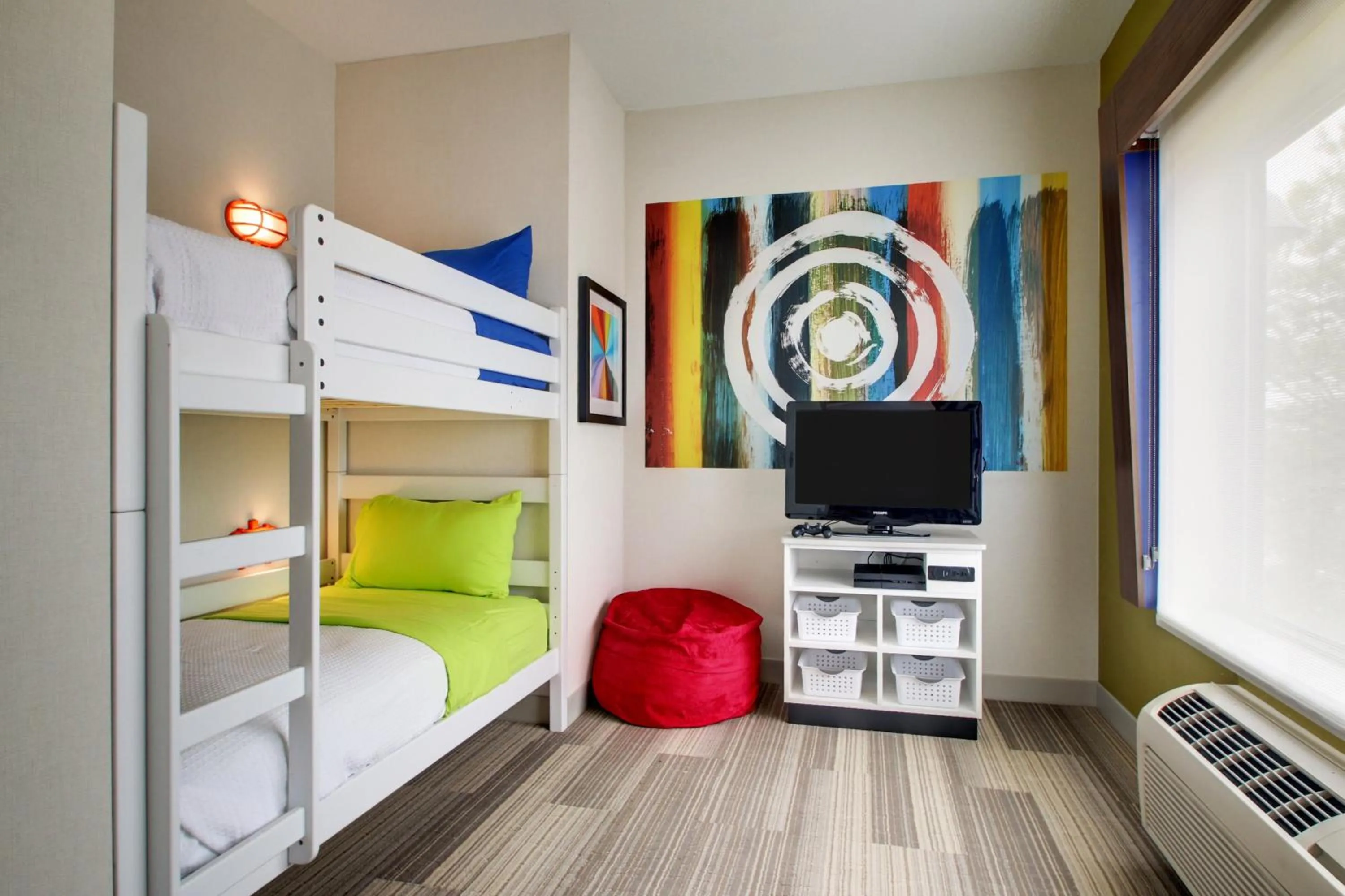 Bedroom, Bed in Holiday Inn Express & Suites Aurora - Naperville by IHG