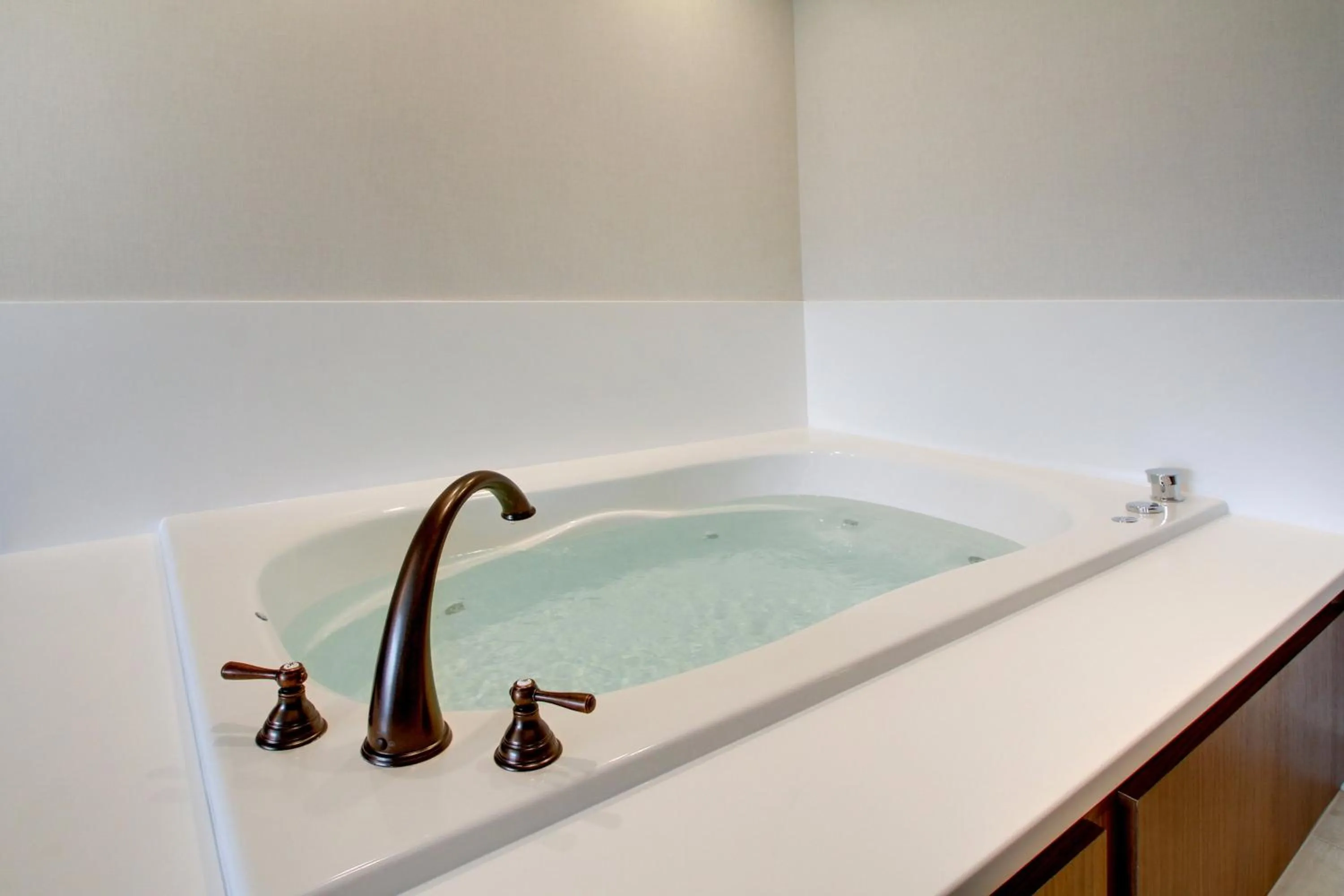 Bedroom in Holiday Inn Express & Suites Aurora - Naperville by IHG