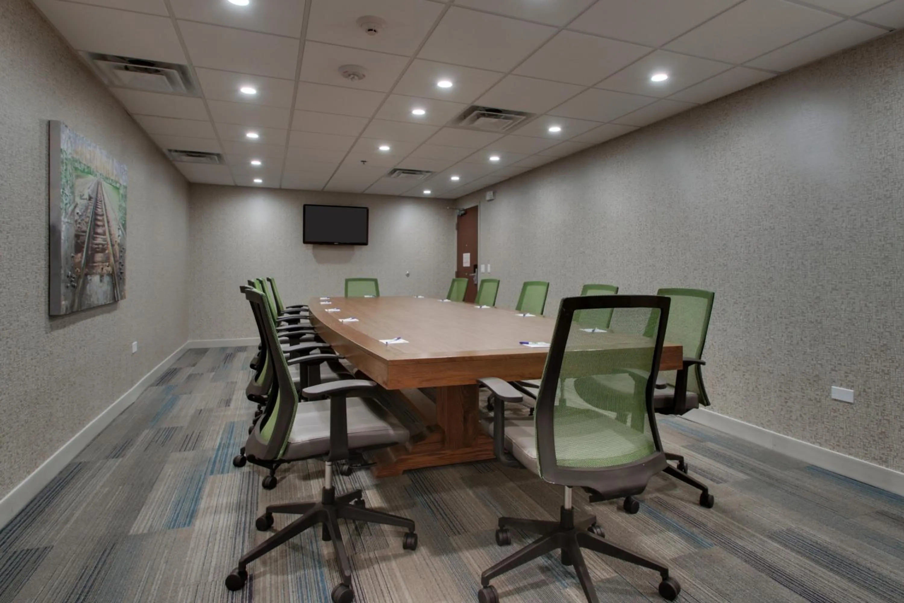 Meeting/conference room in Holiday Inn Express & Suites Aurora - Naperville by IHG