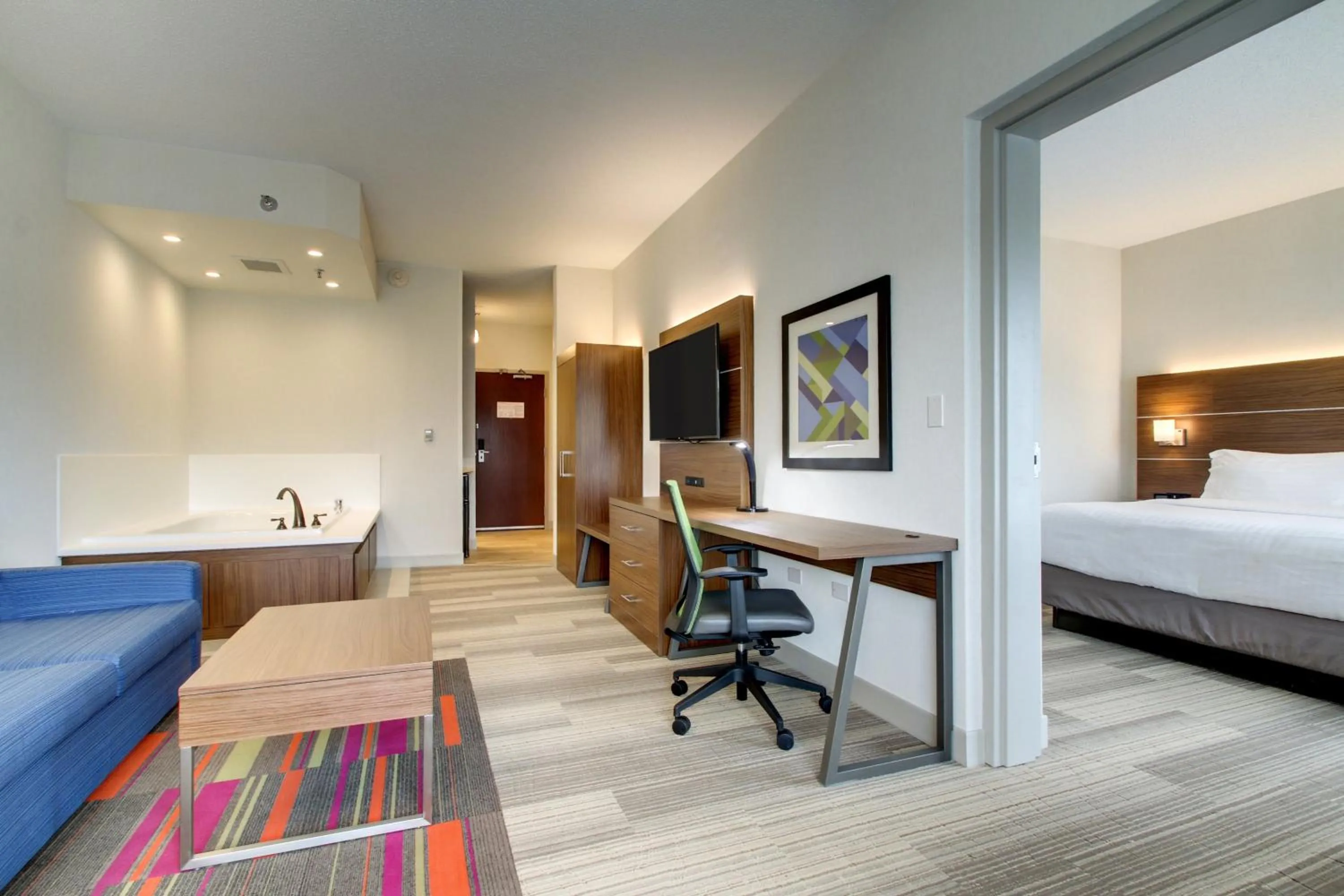 Bedroom, Bed in Holiday Inn Express & Suites Aurora - Naperville by IHG