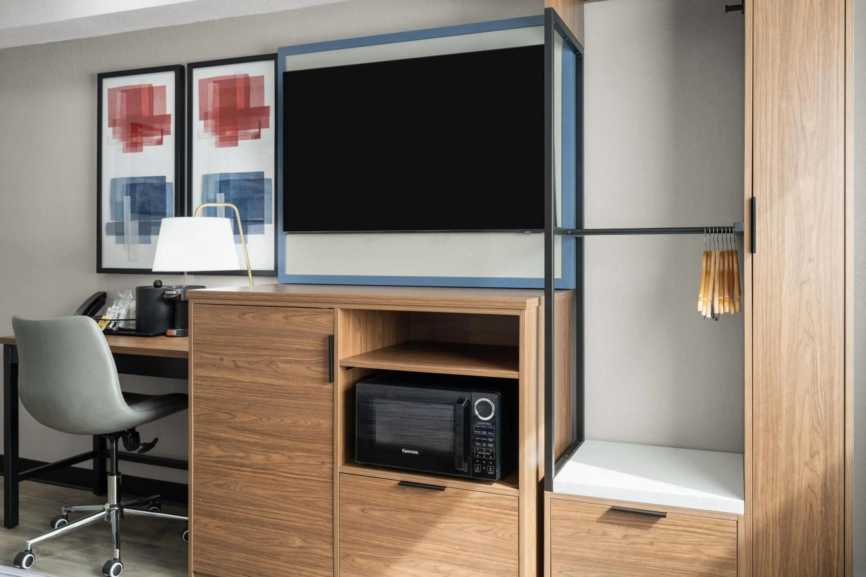 Photo of the whole room in AmericInn by Wyndham Urbana Champaign University Area