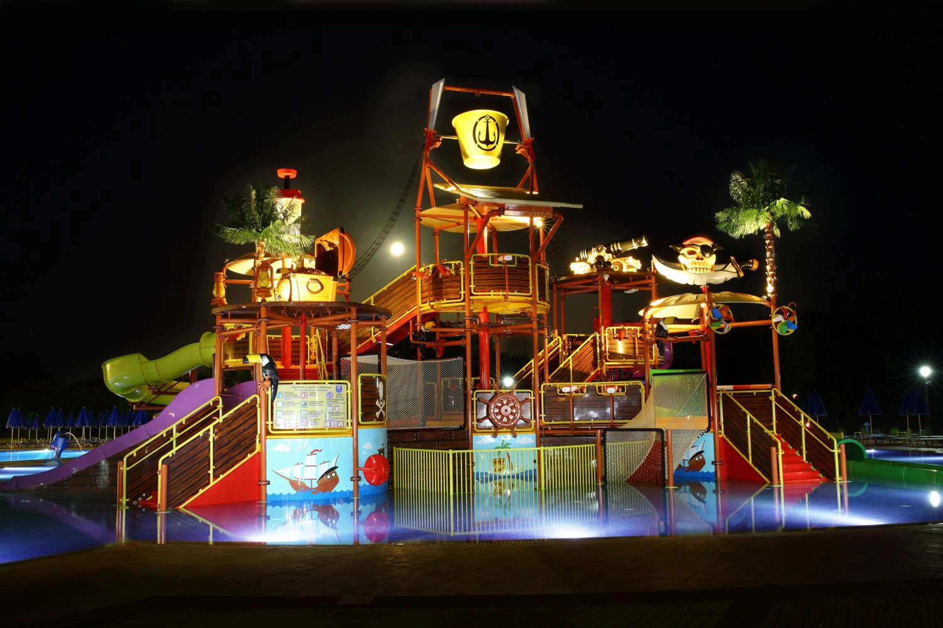 Aqua park in Duni Pelican Hotel - All Inclusive