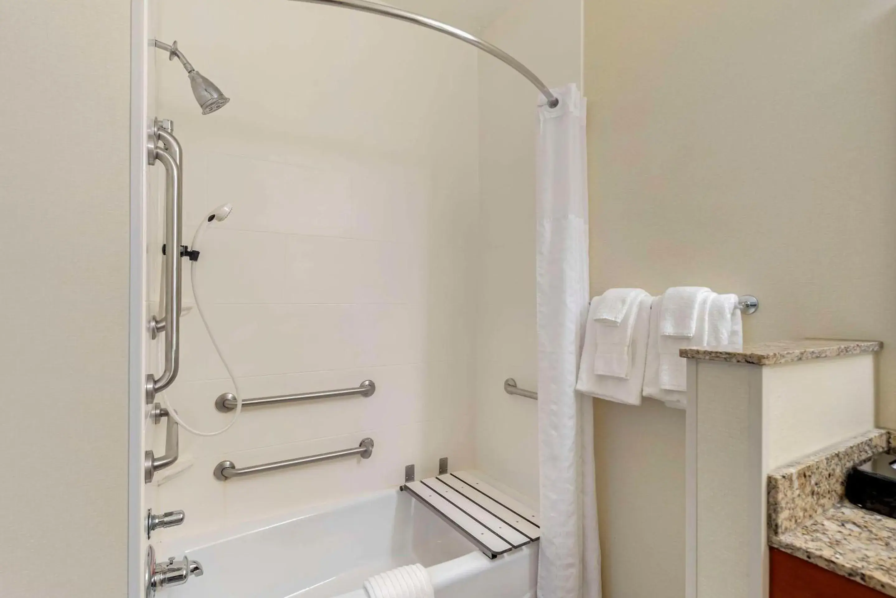 Suite with Two Double Beds - Accessible/Non-Smoking in Comfort Suites Normal University area Suite with Two Double Beds - Accessible/Non-Smoking in Comfort Suites Normal University area