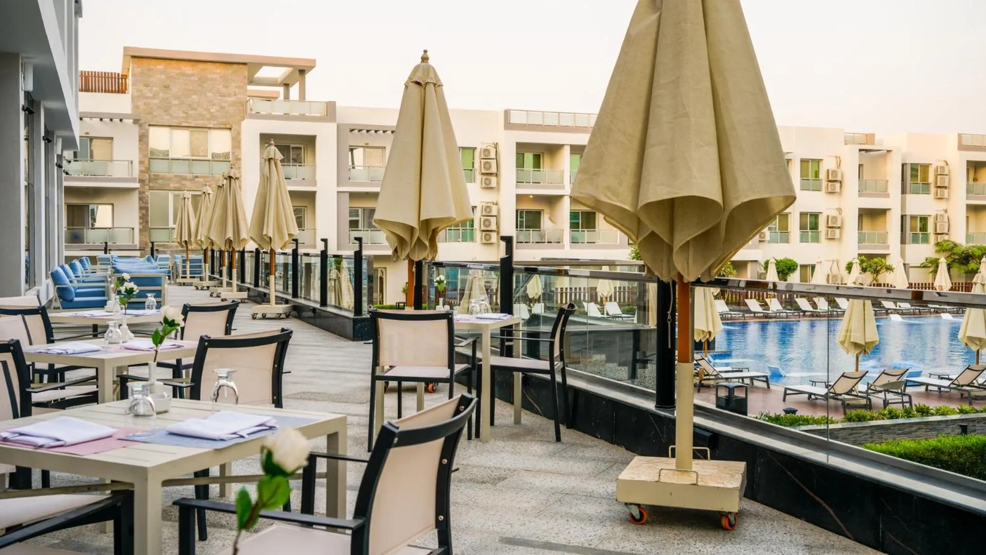 Restaurant/places to eat in SeaVille Beach Hotel by Elite Hotels & Resorts