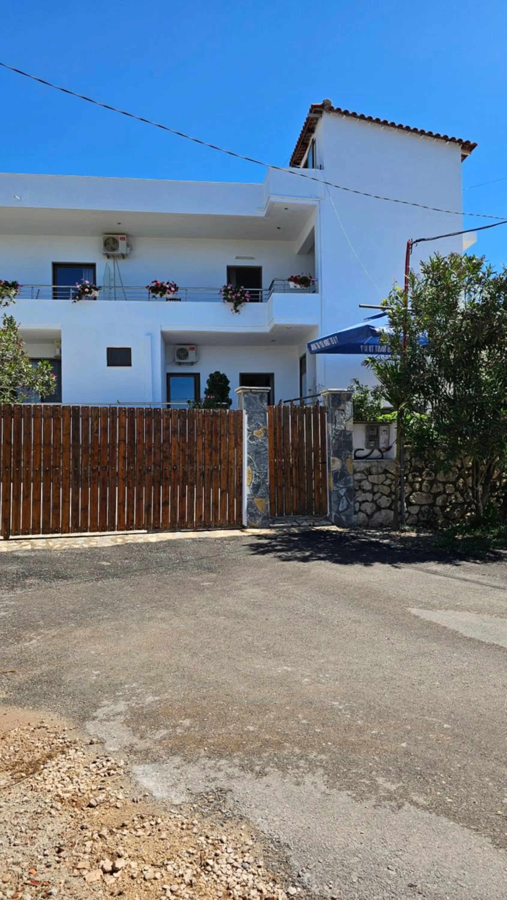 Property building in Vila Malo