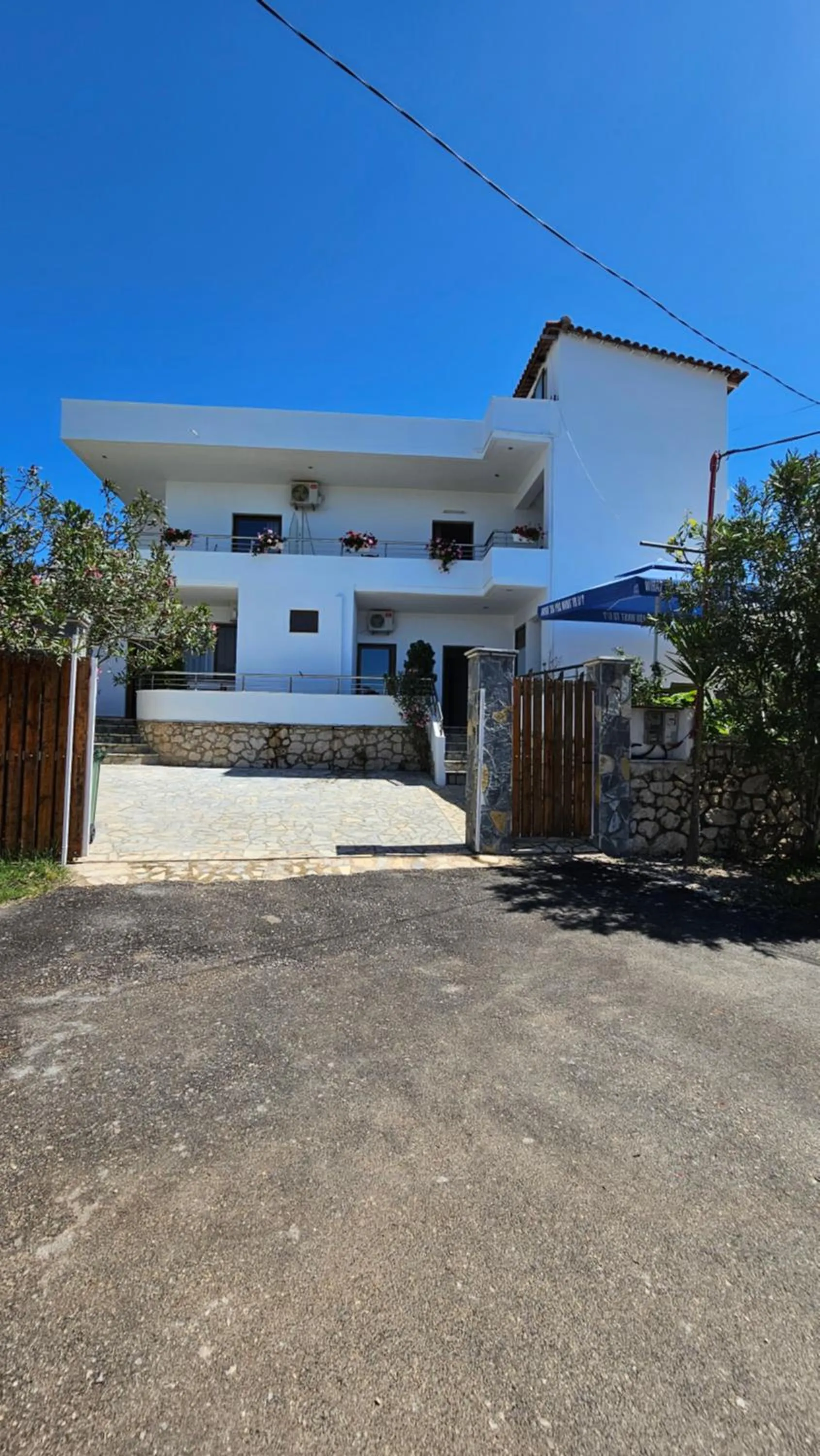 Property building in Vila Malo