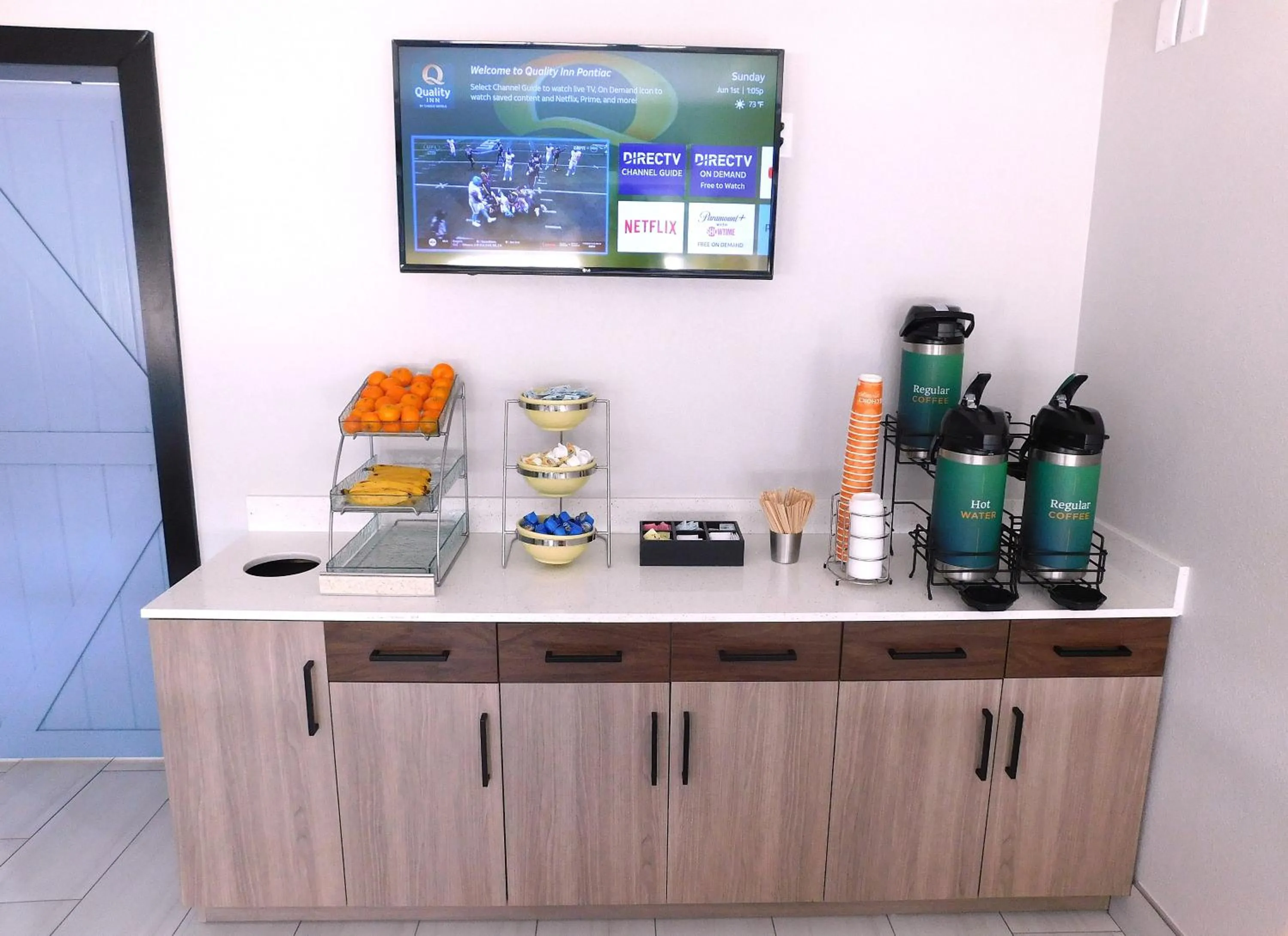 Coffee/tea facilities in Quality Inn Pontiac