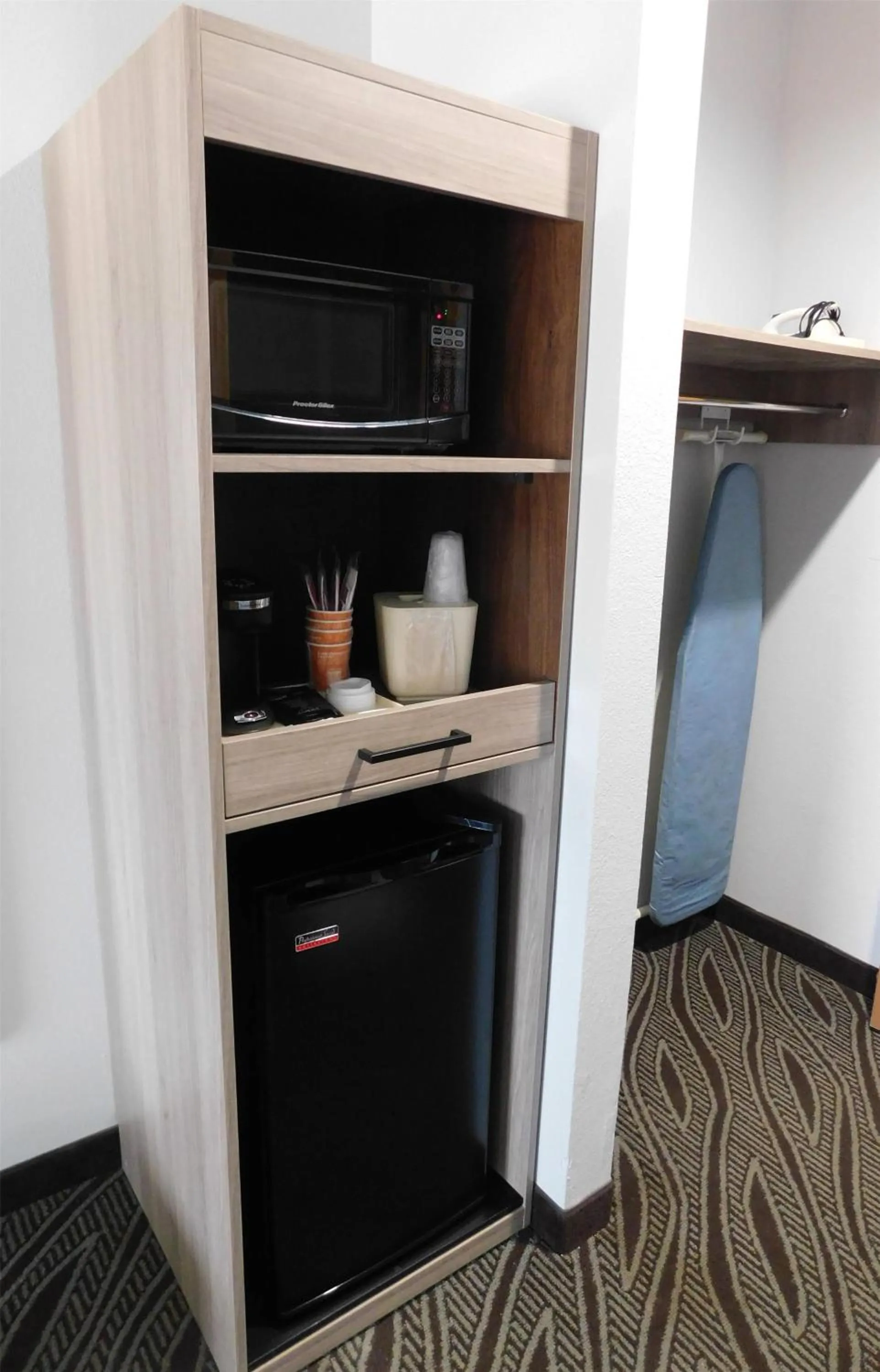 Bedroom in Quality Inn Pontiac