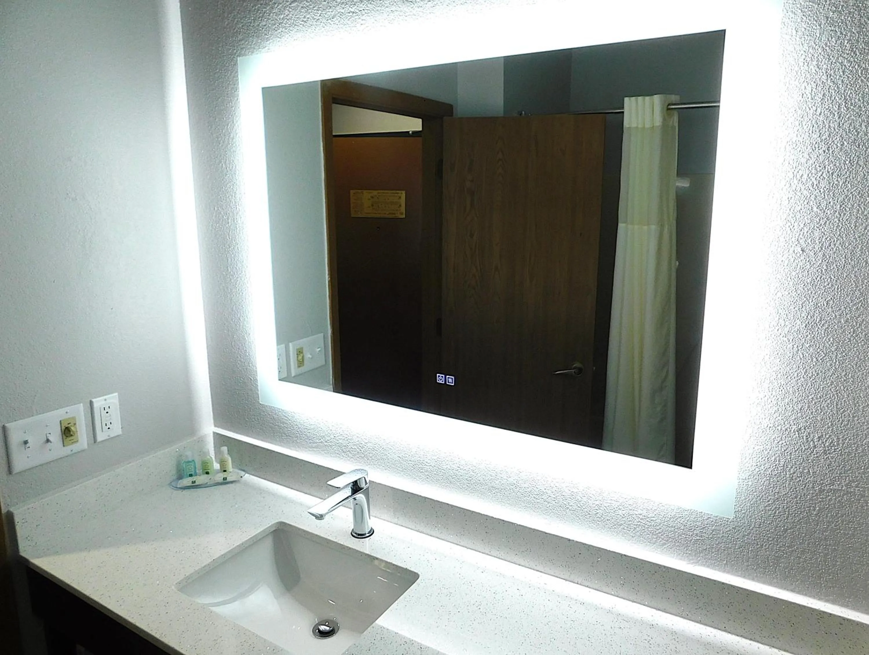 Bathroom in Quality Inn Pontiac