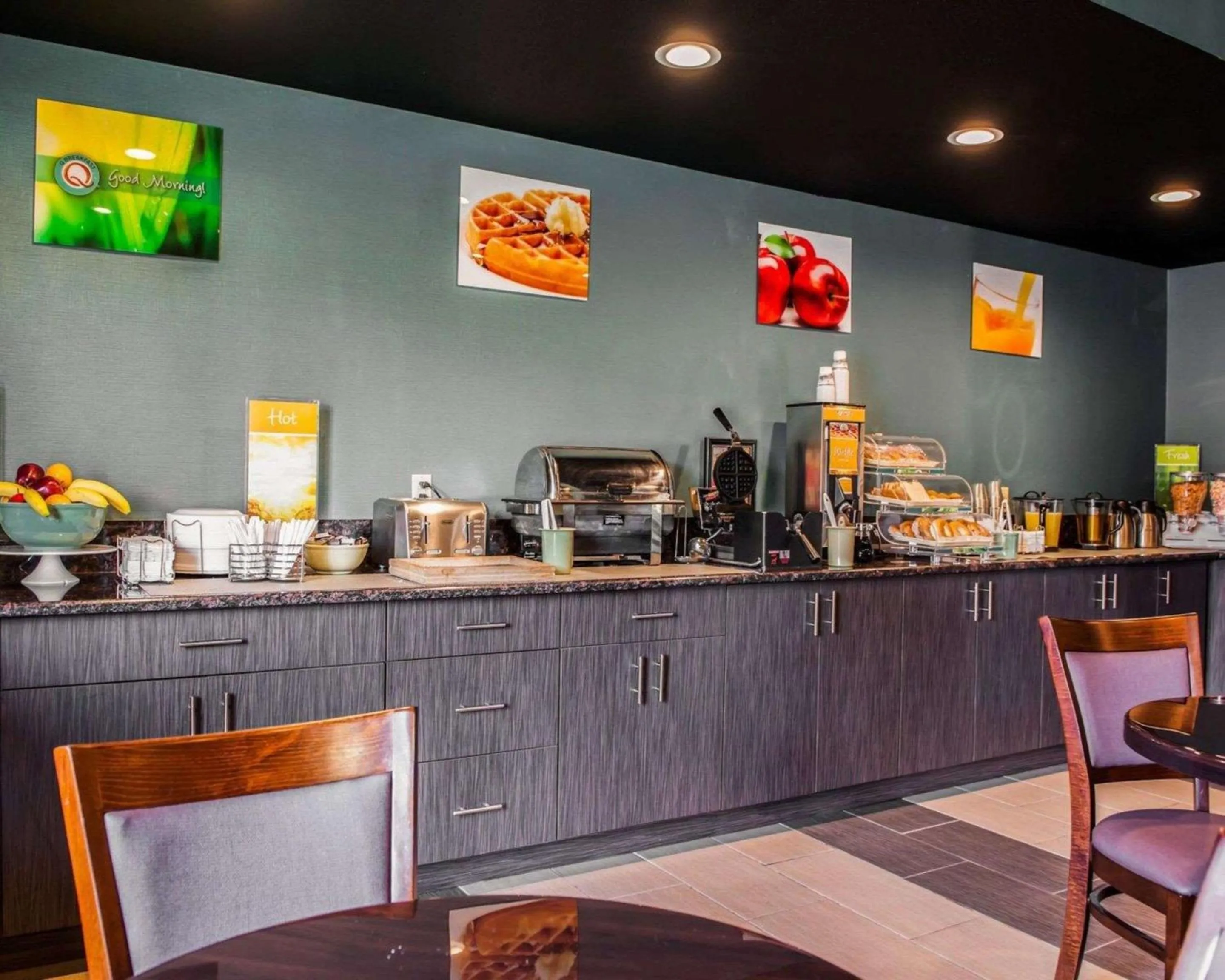 Restaurant/places to eat in Quality Inn Franklin I-65