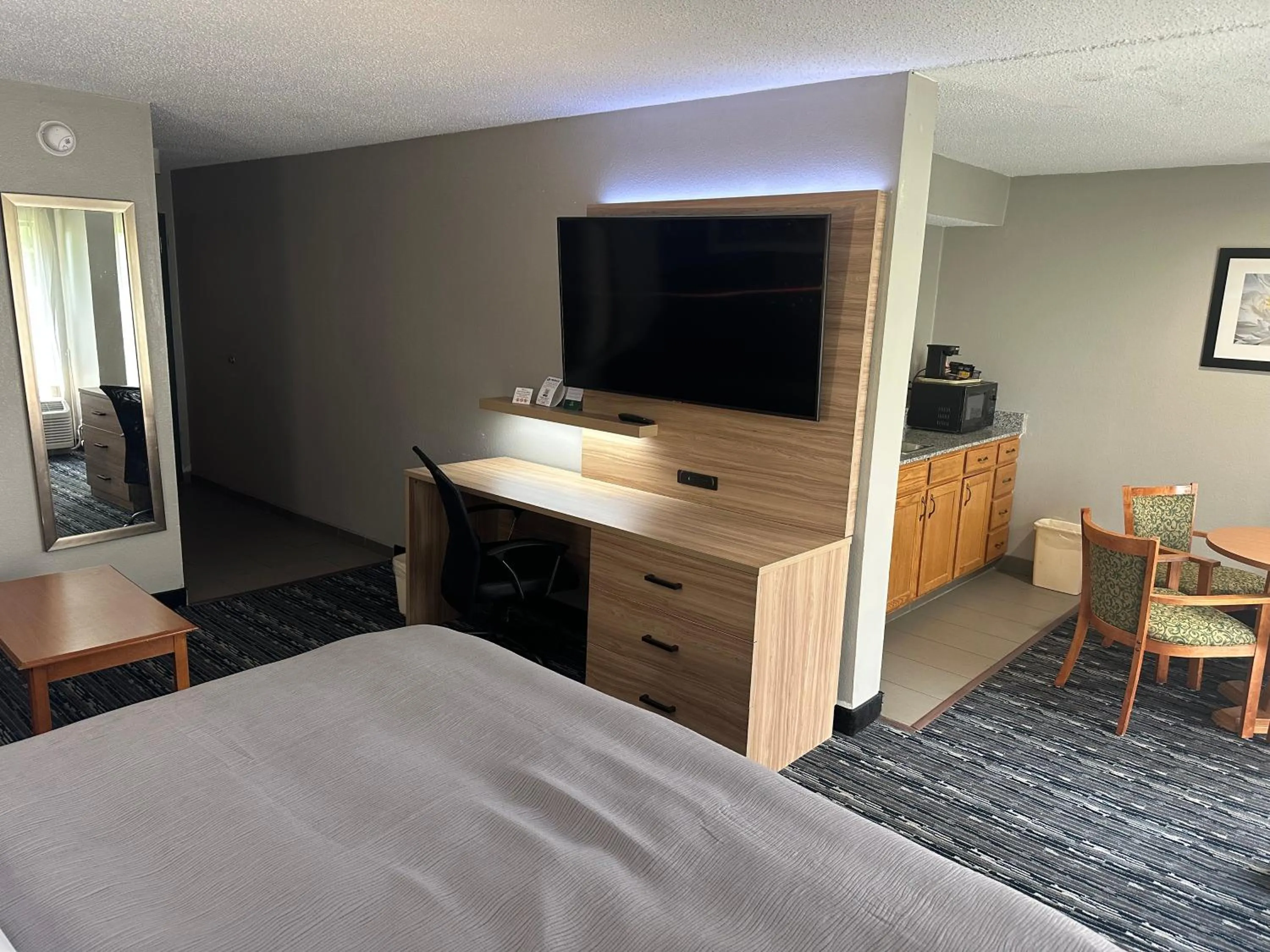 Bedroom, Bed in Quality Inn Rochester South