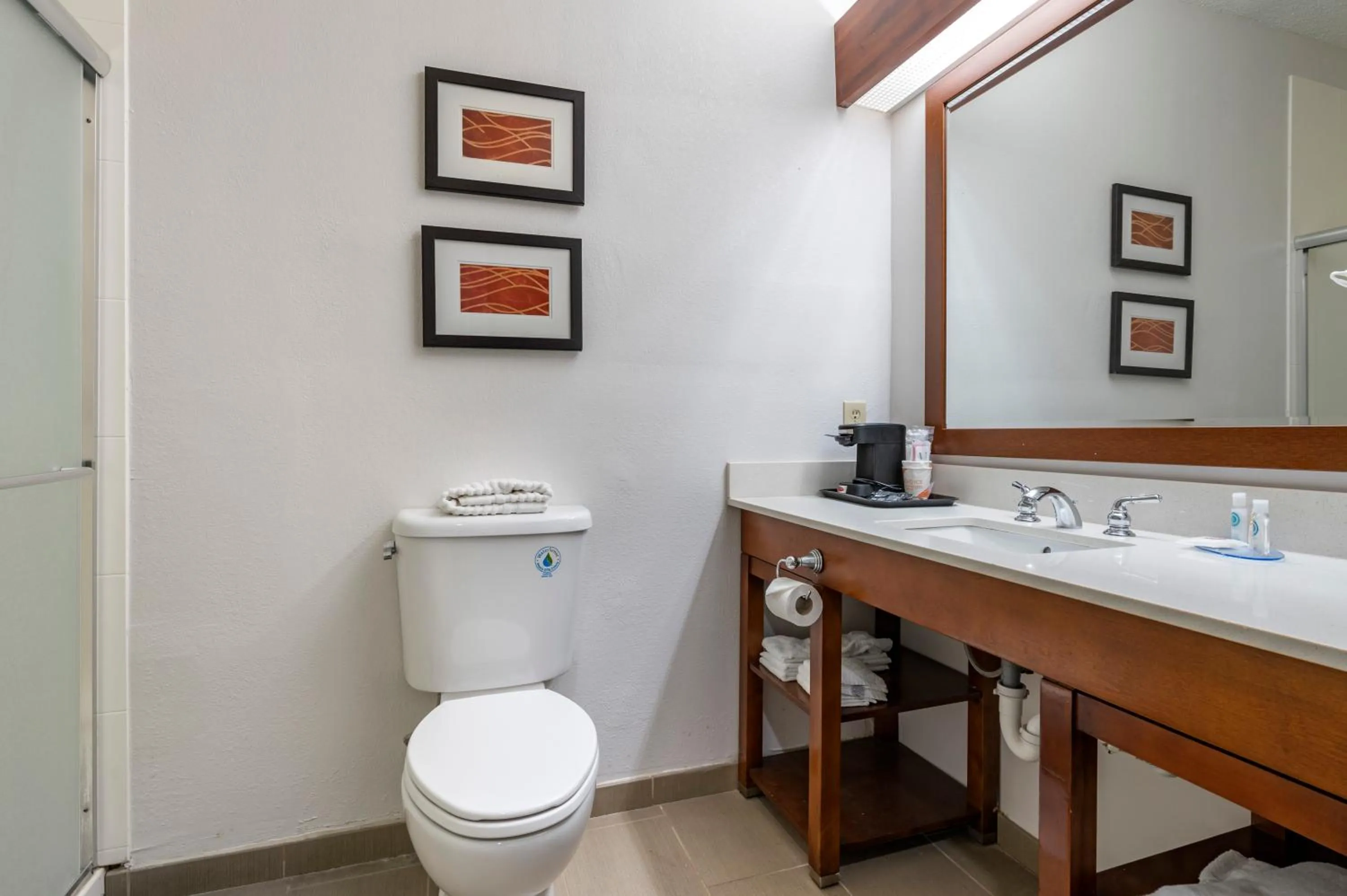 Bathroom in Comfort Inn Plainfield - Indianapolis Airport