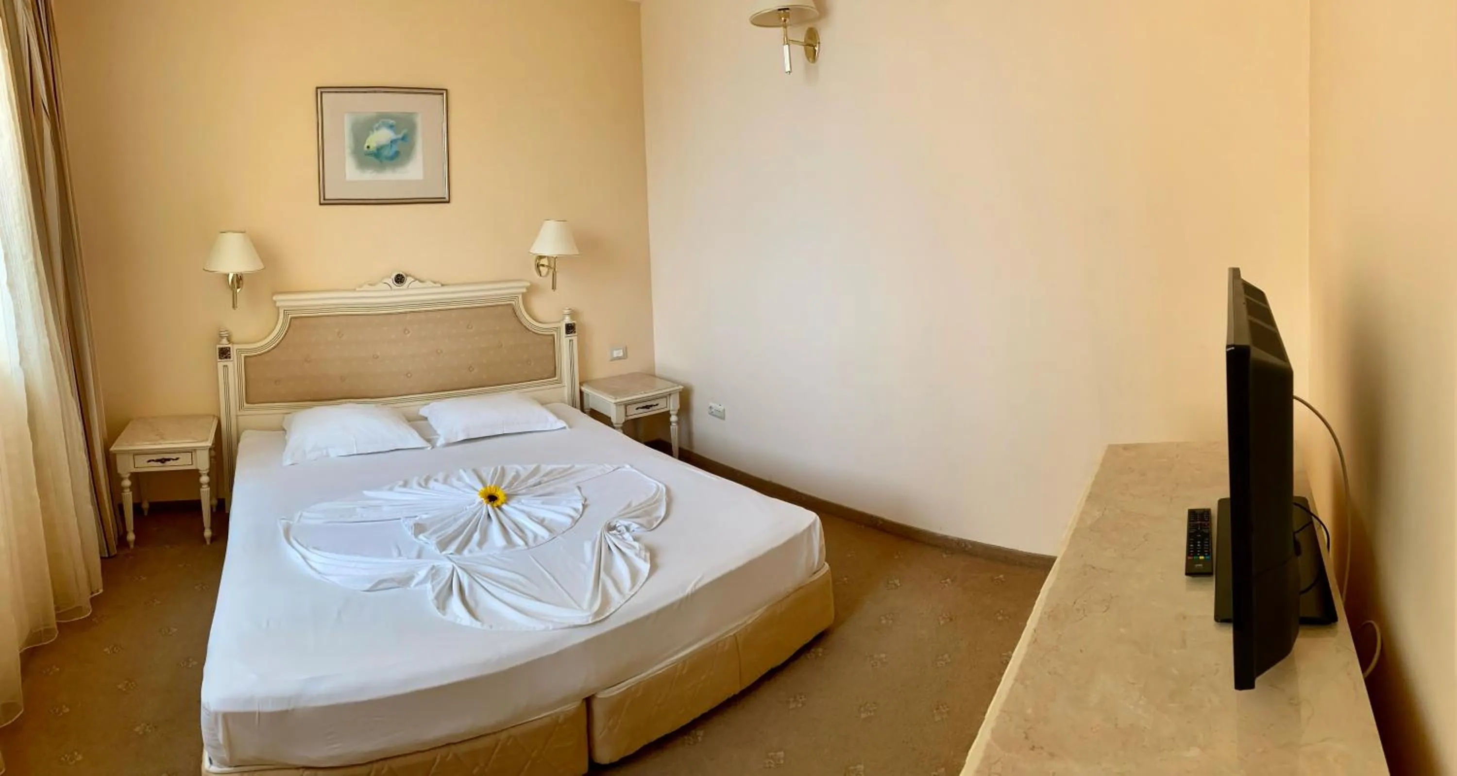 Bedroom, Bed in Duni Marina Beach Hotel - All Inclusive