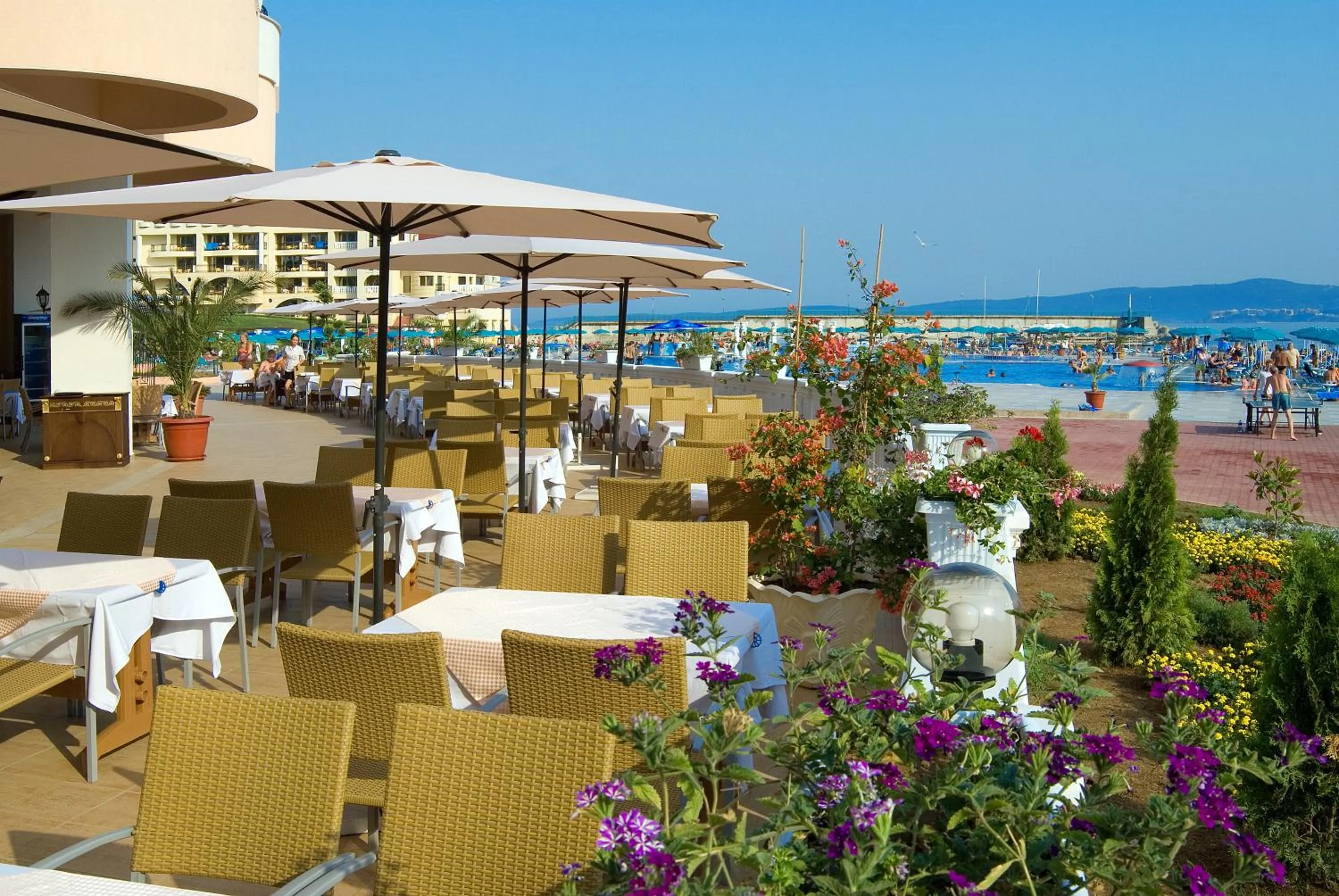 Restaurant/places to eat in Duni Marina Beach Hotel - All Inclusive