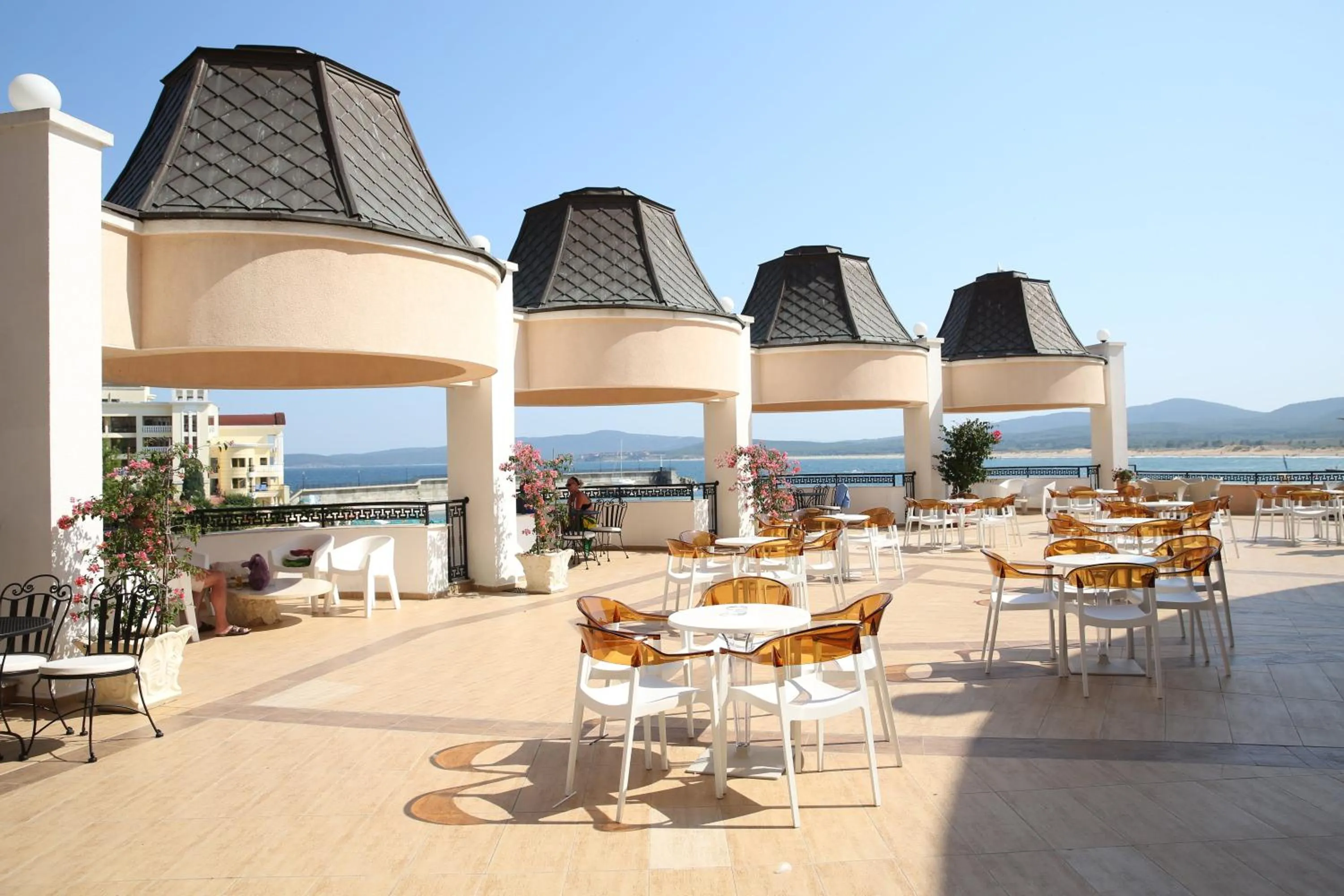 Restaurant/places to eat in Duni Marina Beach Hotel - All Inclusive