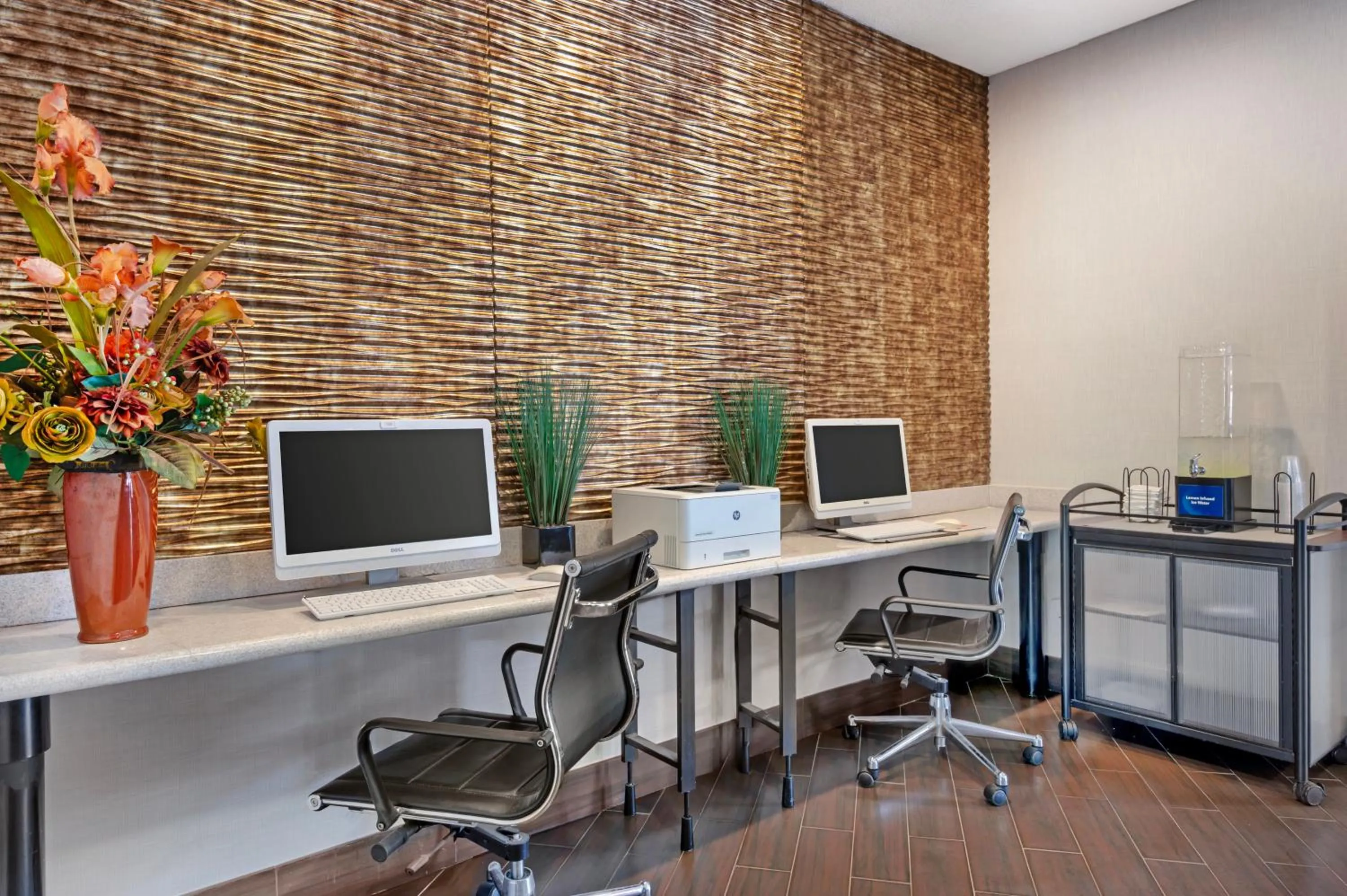 Property building in Comfort Inn & Suites North Greenfield