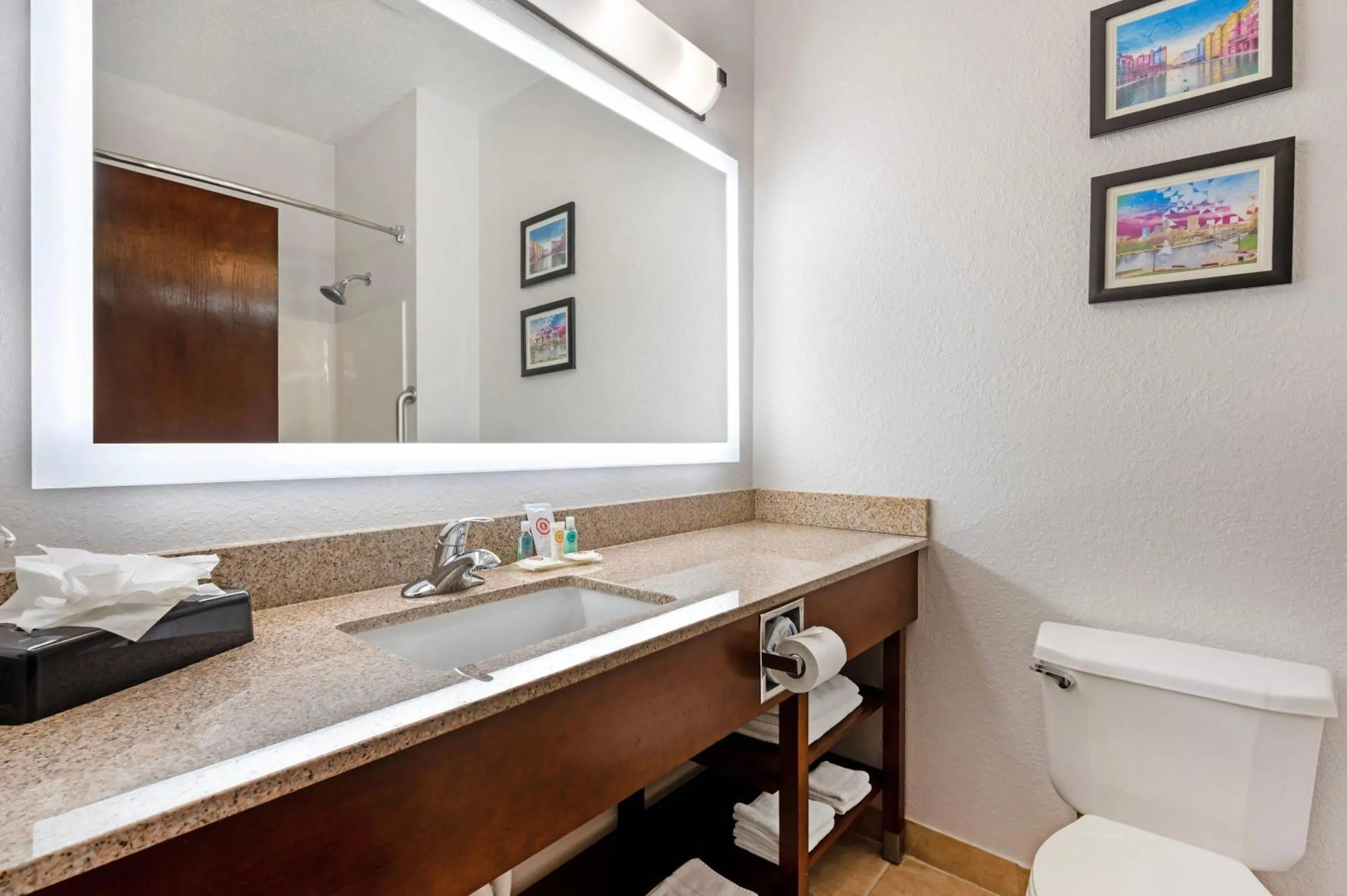 Bedroom in Comfort Inn & Suites North Greenfield