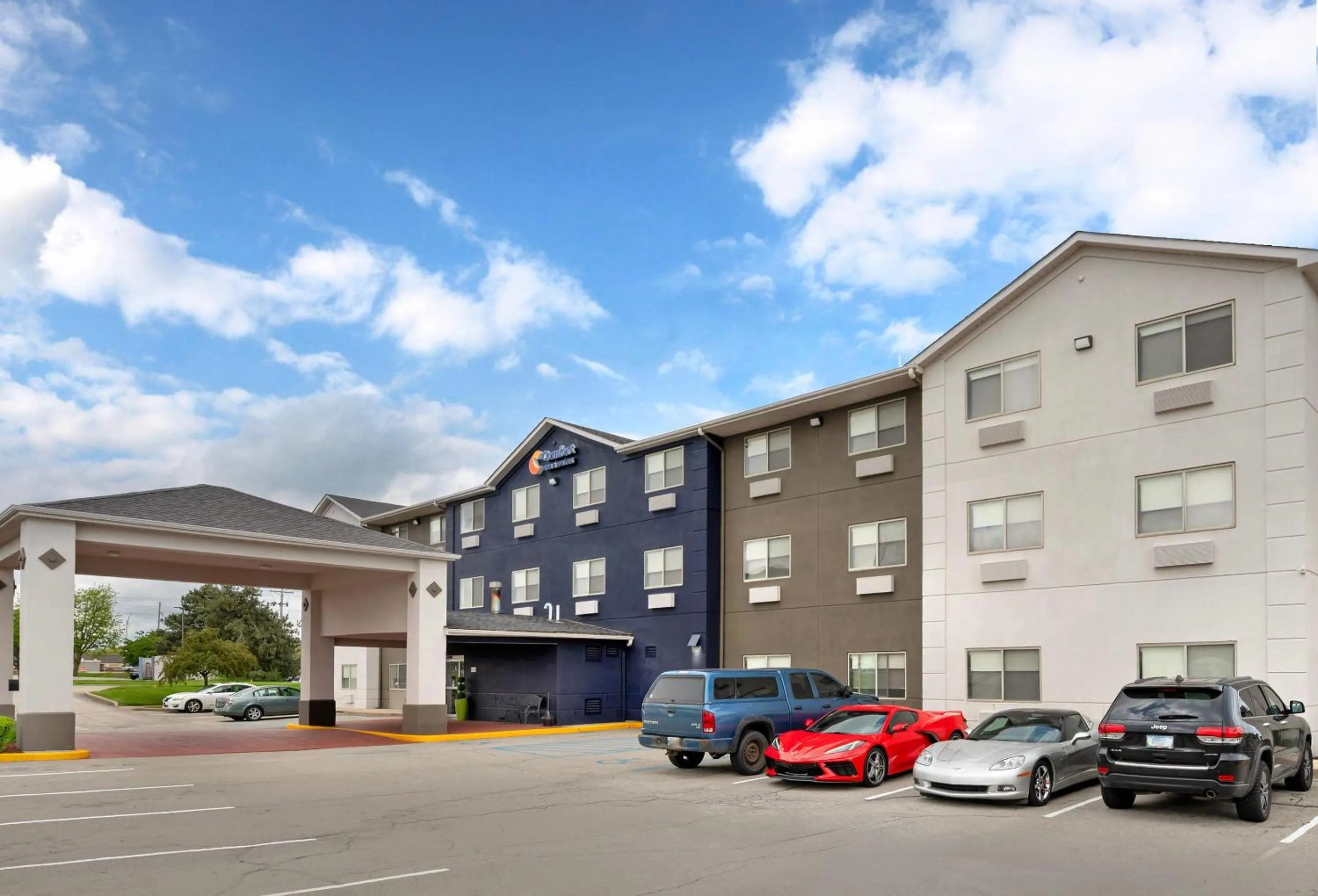 Property building in Comfort Inn & Suites North Greenfield