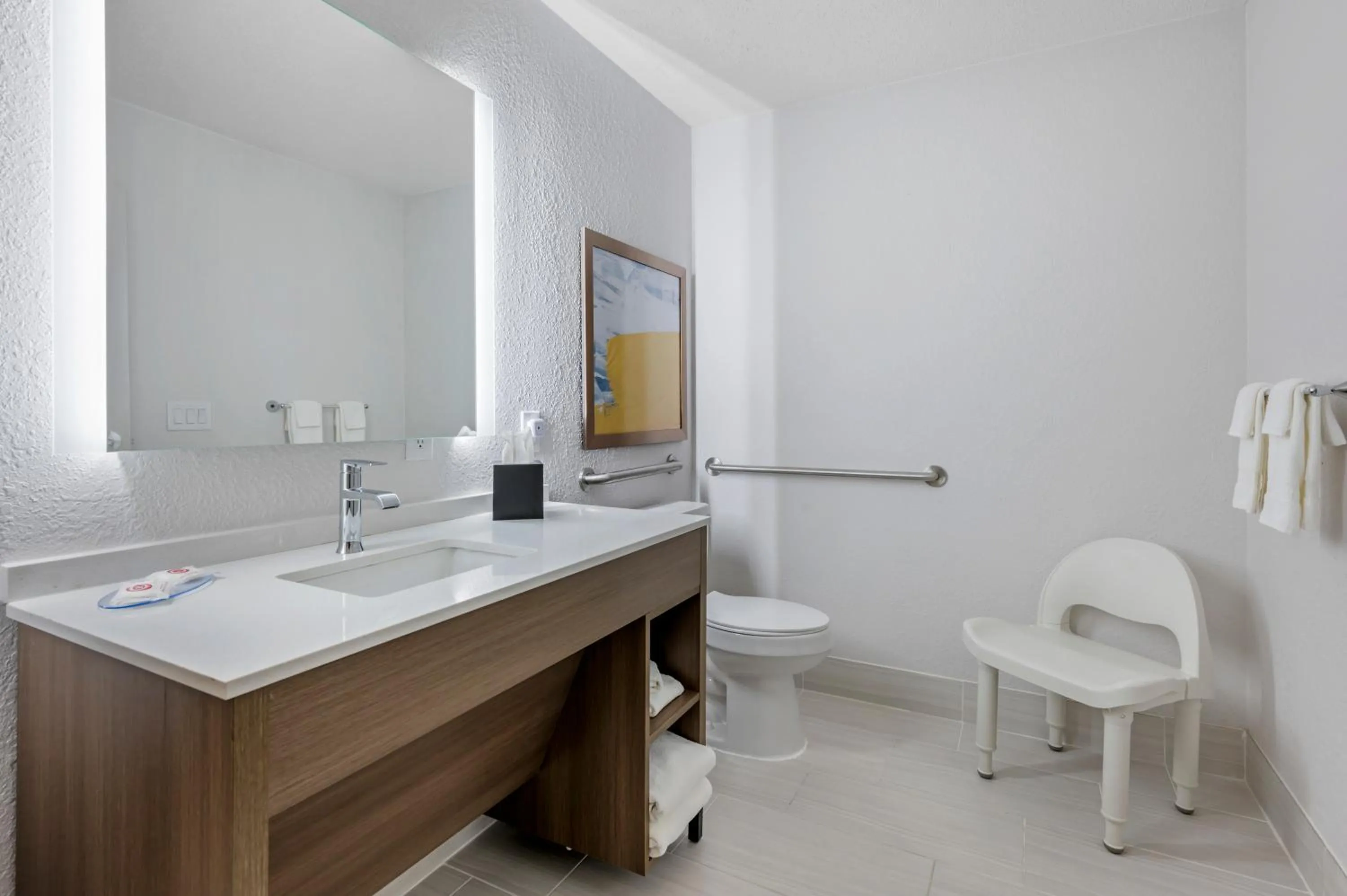 Swimming pool in Comfort Suites West Indianapolis - Brownsburg