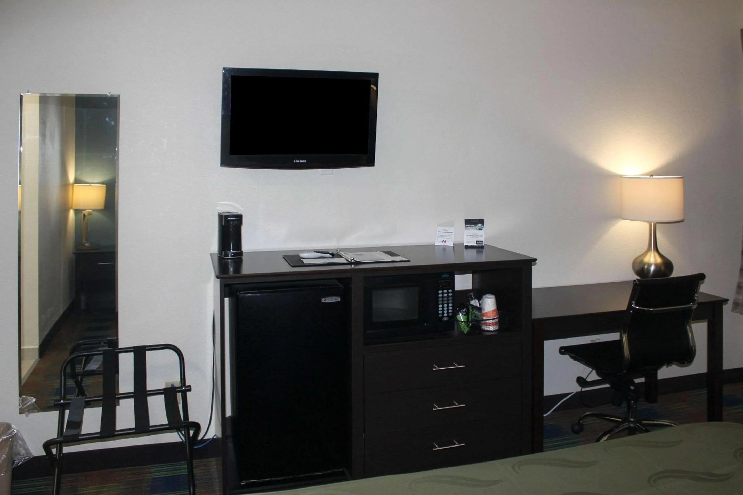 Photo of the whole room in Quality Inn North Vernon