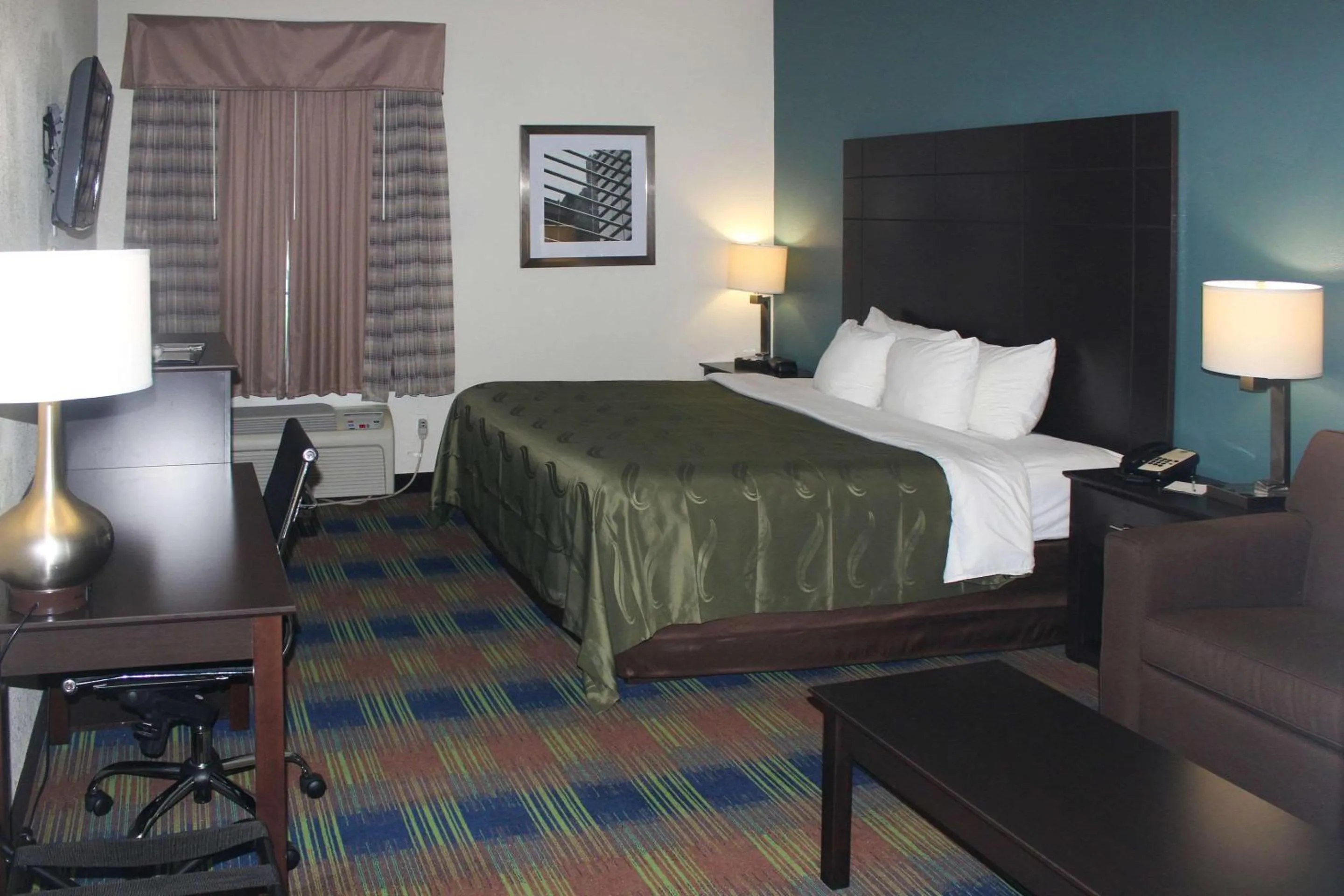 Photo of the whole room, Bed in Quality Inn North Vernon