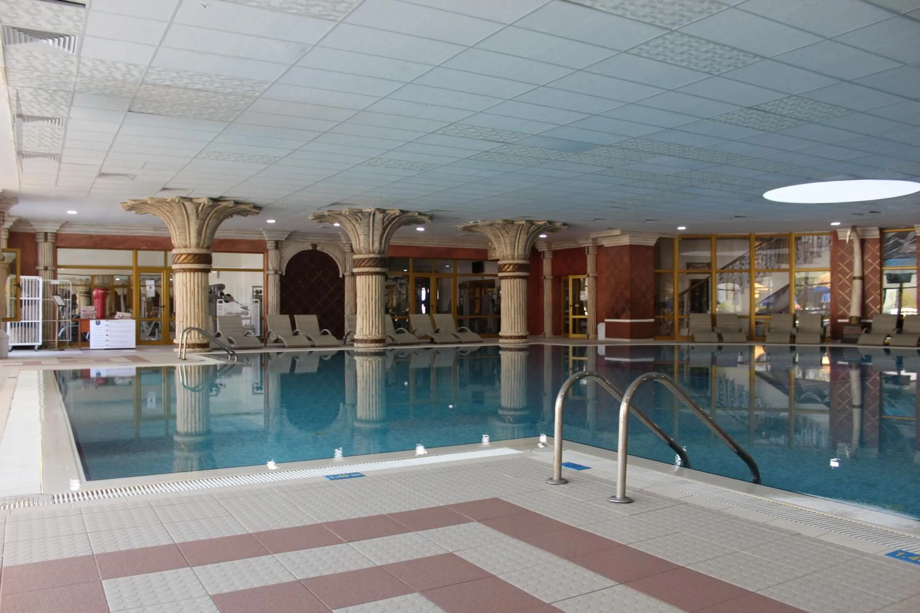 Swimming pool in Duni Marina Royal Palace Hotel - Ultra All Inclusive