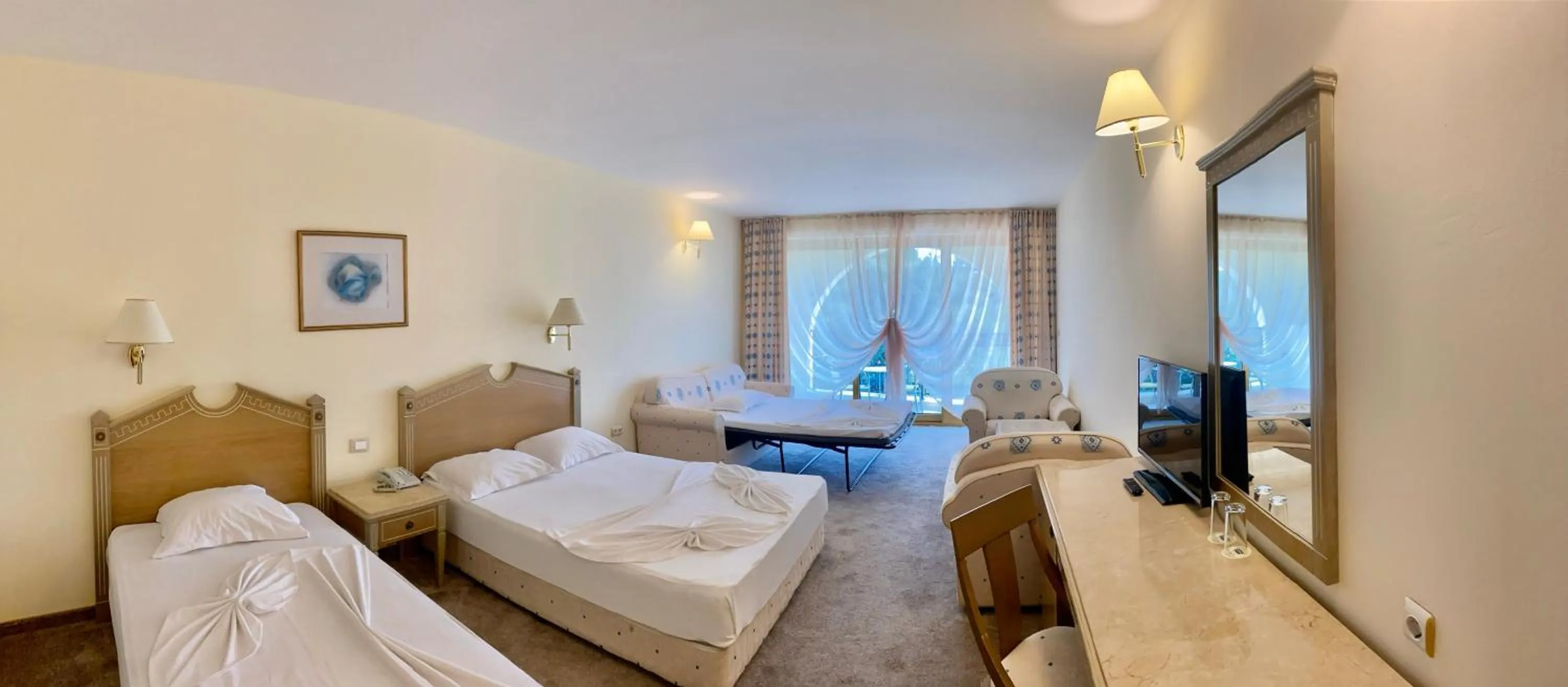Bedroom, Bed in Duni Marina Royal Palace Hotel - Ultra All Inclusive