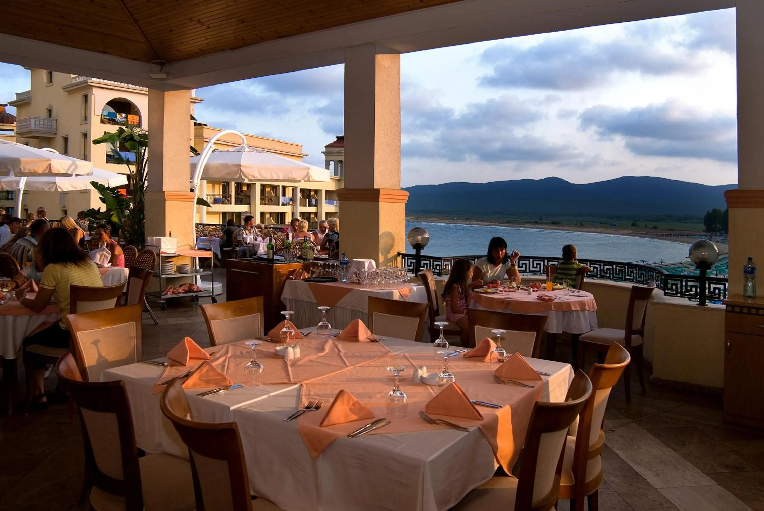 Restaurant/places to eat in Duni Marina Royal Palace Hotel - Ultra All Inclusive