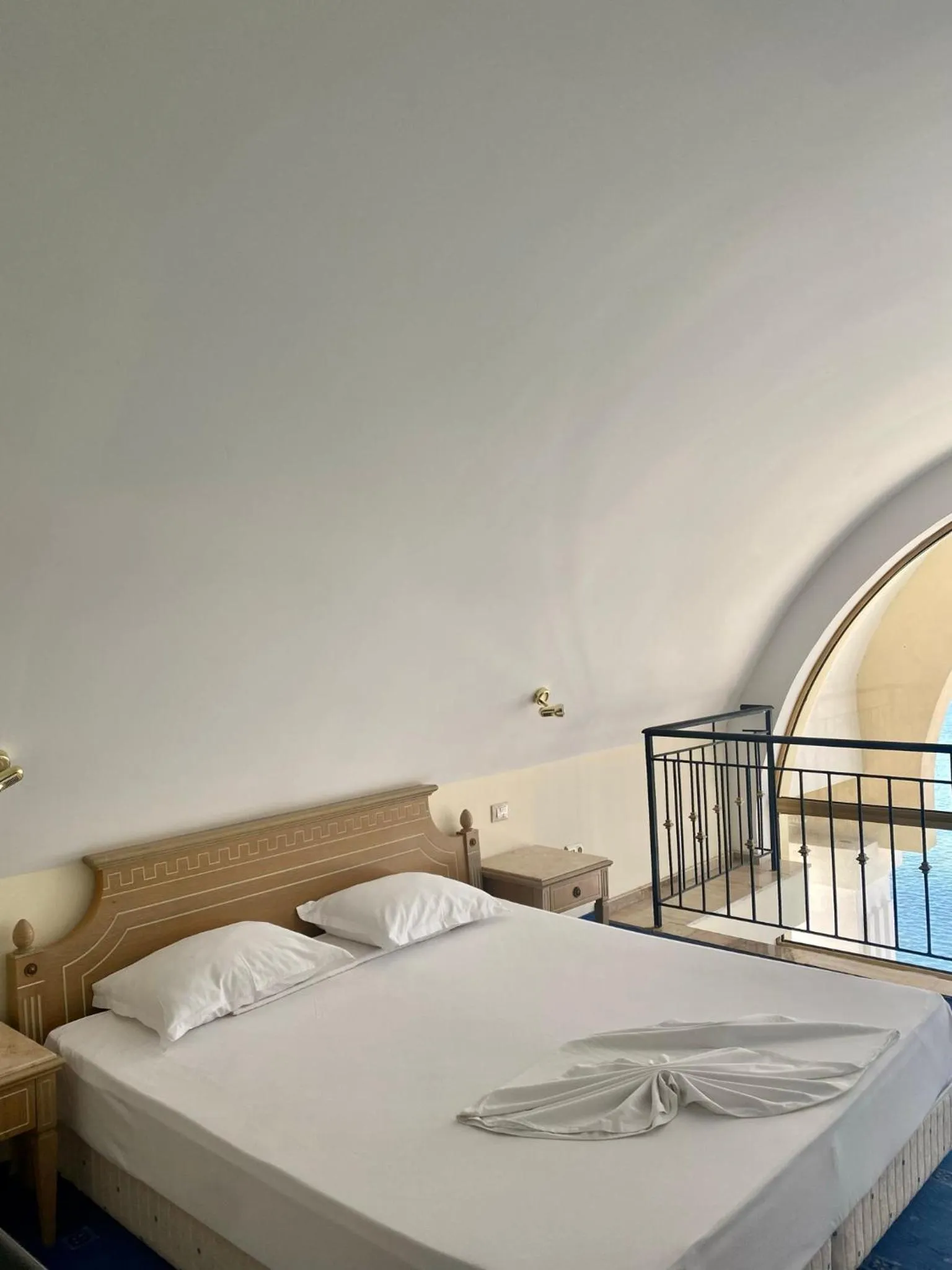 Bedroom, Bed in Duni Marina Royal Palace Hotel - Ultra All Inclusive