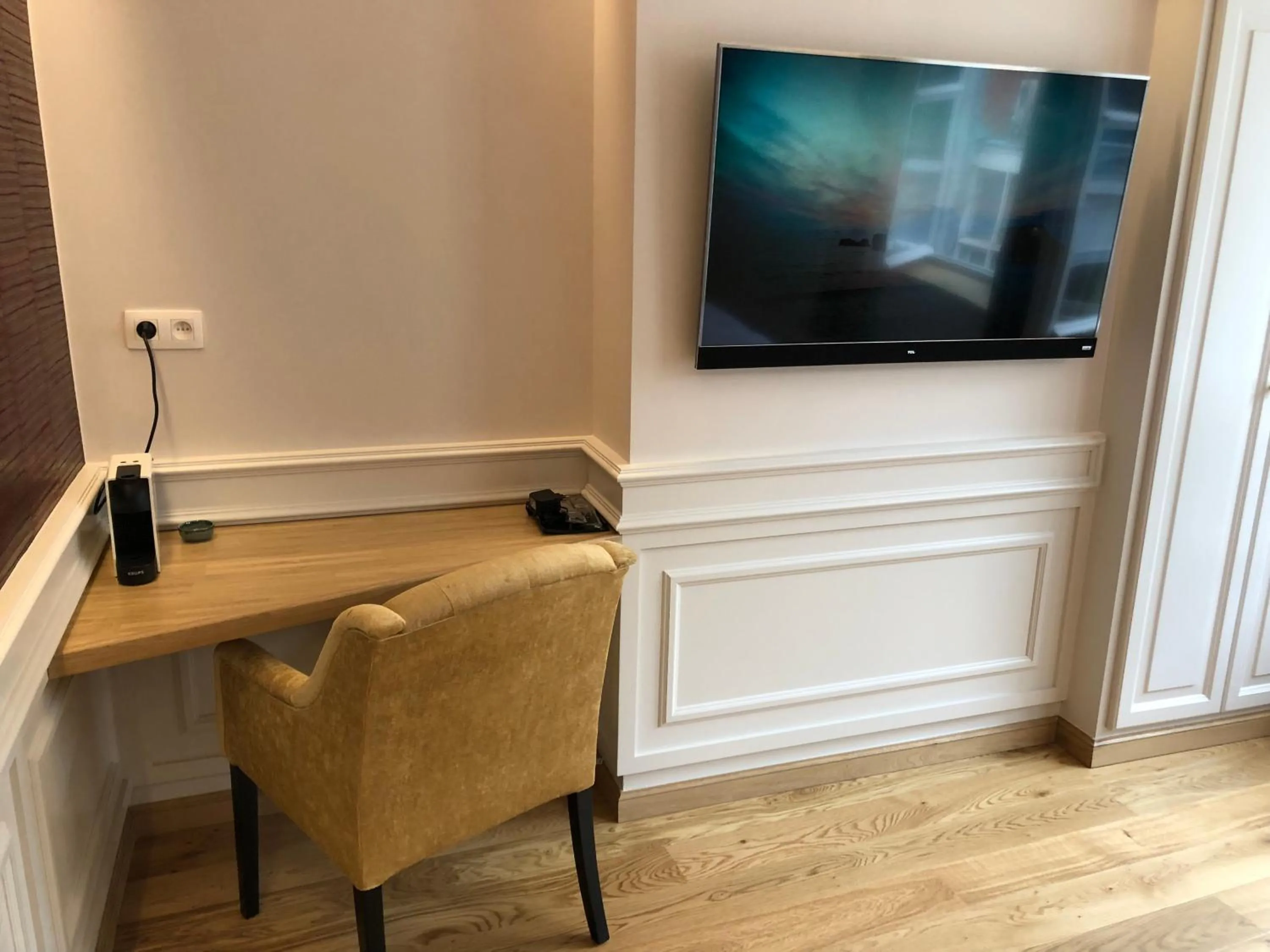 TV and multimedia in Merveilleux