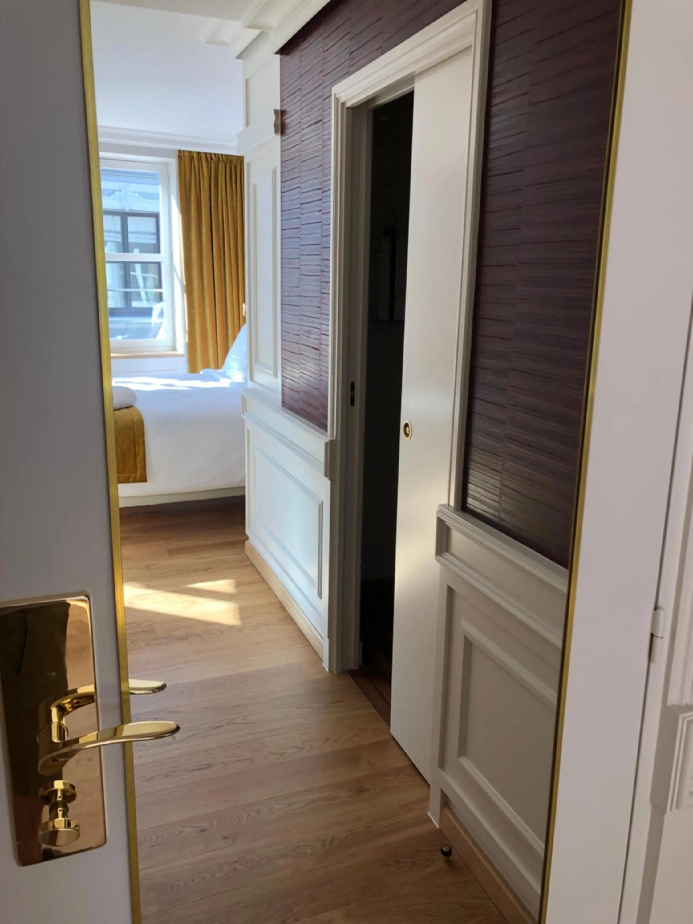 Bedroom, Bed in Merveilleux