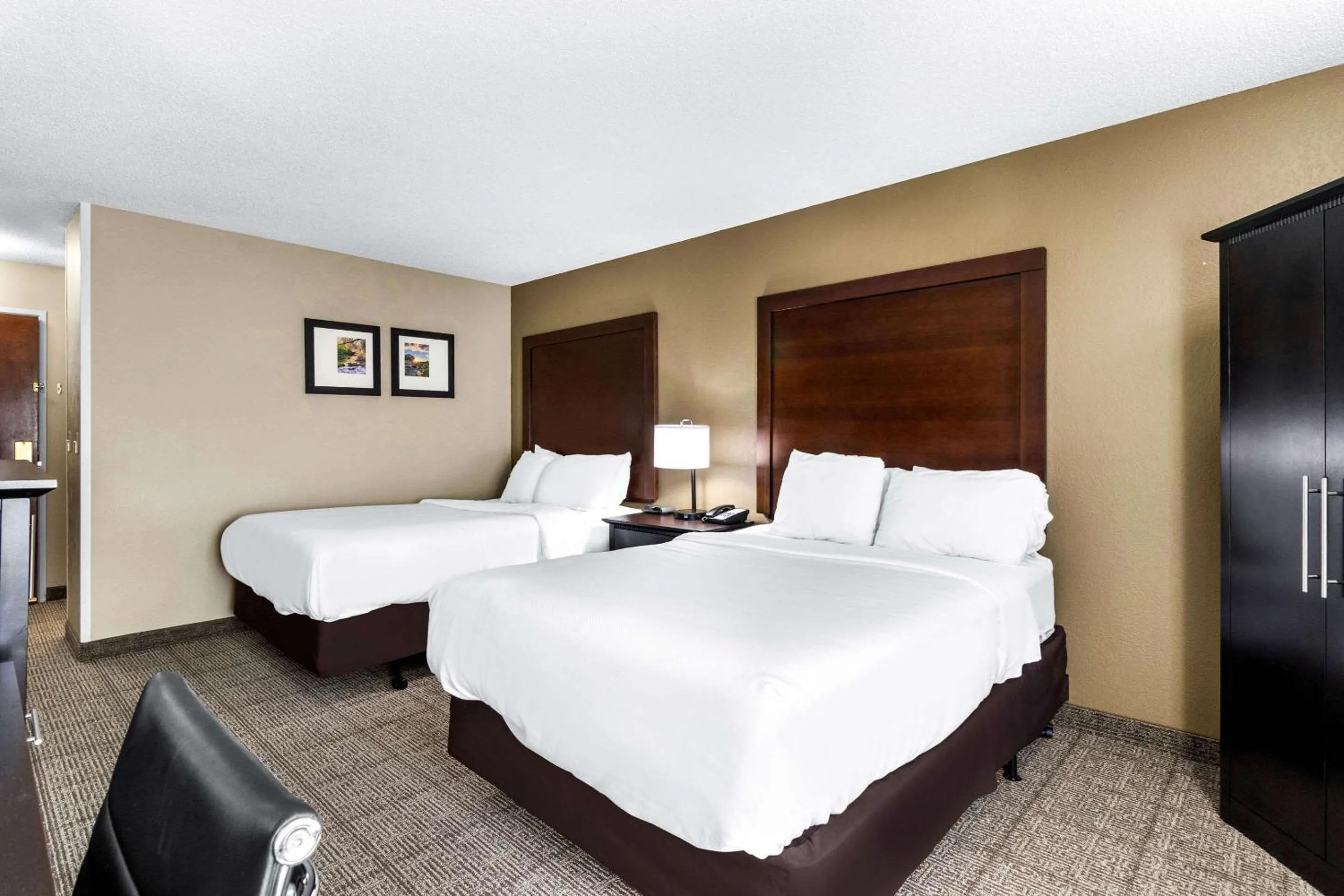 Bedroom, Bed in Comfort Inn Evansville East