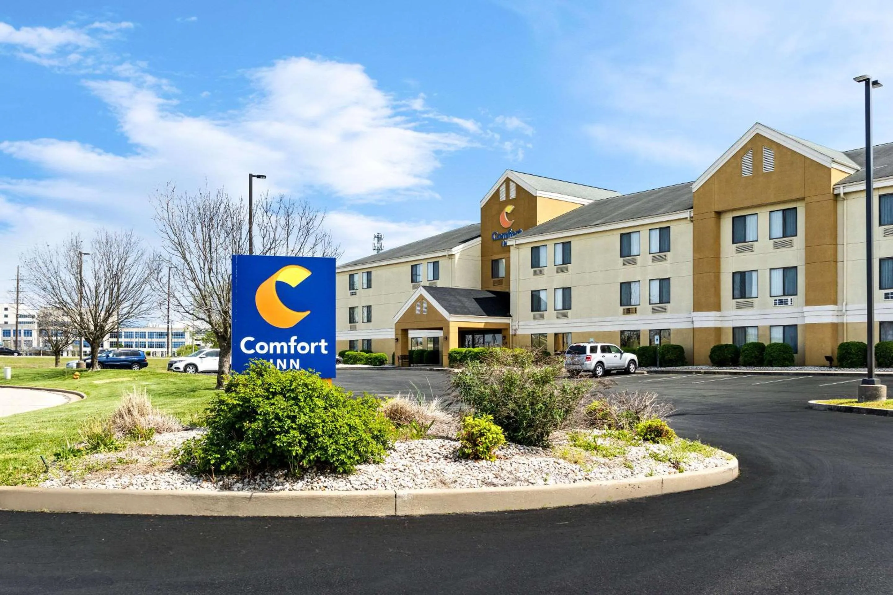 Property building in Comfort Inn Evansville East
