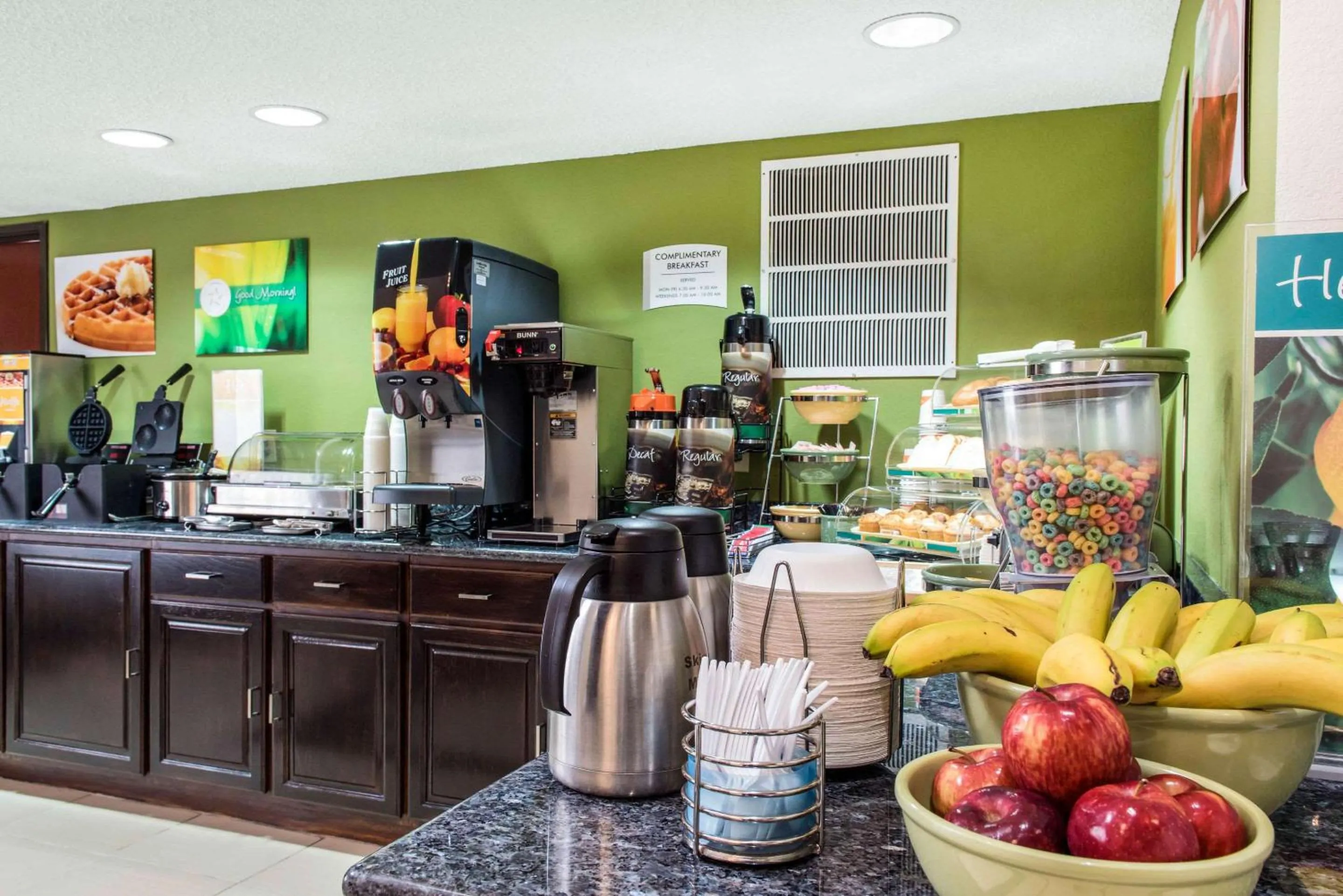 Breakfast in Quality Inn & Suites Anderson I-69