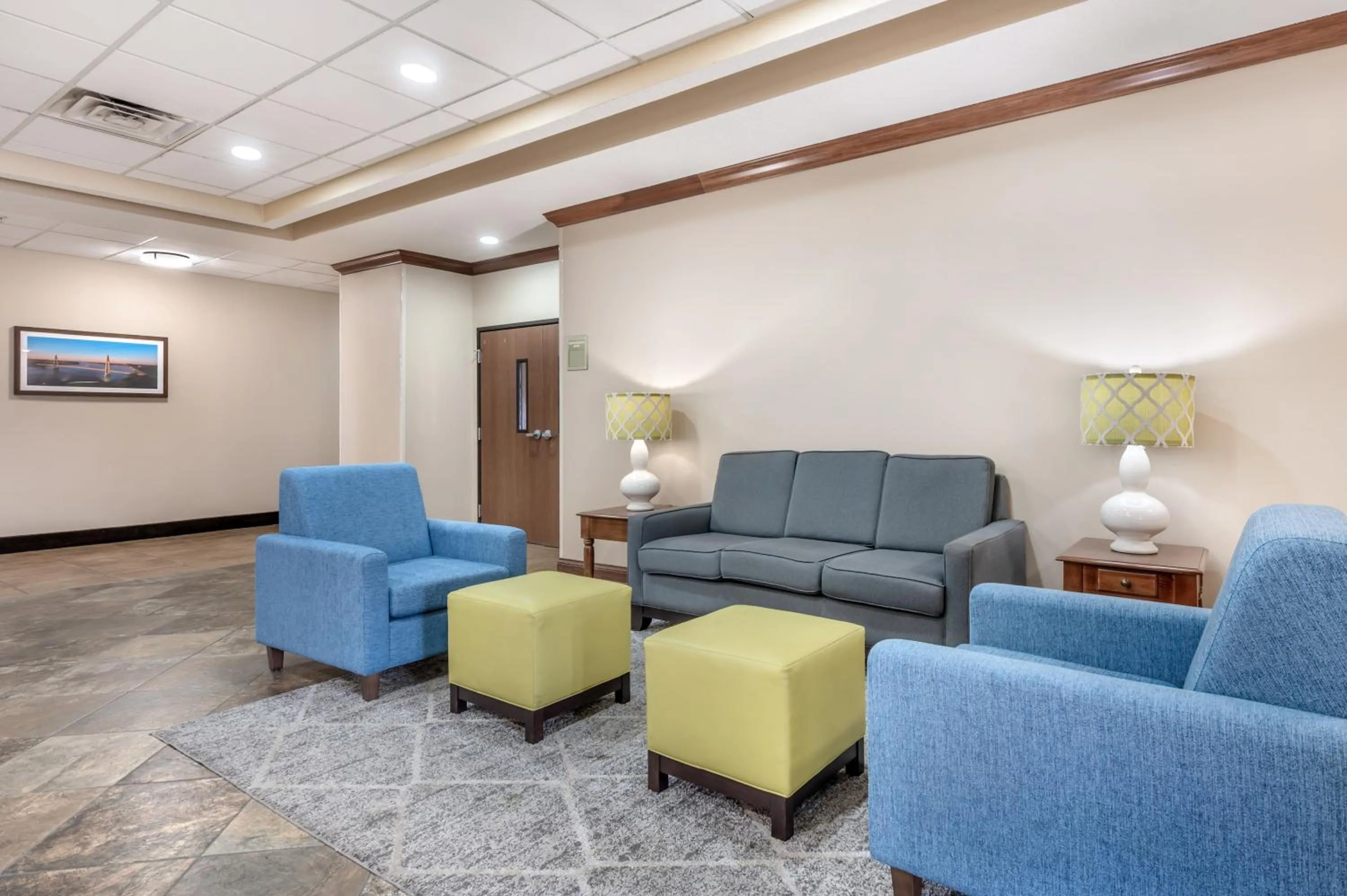 Seating area in Quality Inn & Suites Rockport-Owensboro North GOLD AWARD WINNER