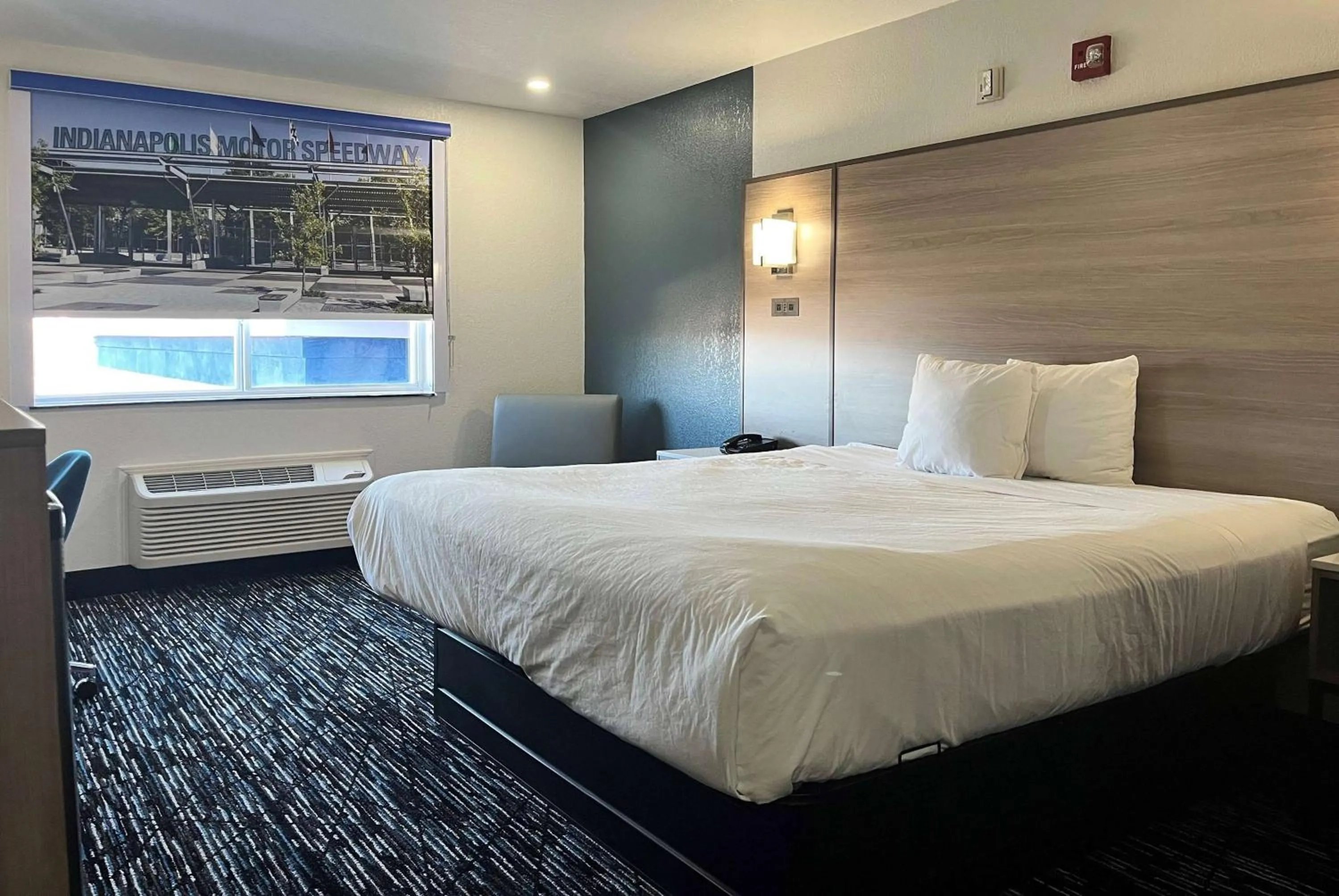 Photo of the whole room, Bed in Baymont by Wyndham Indianapolis Northeast