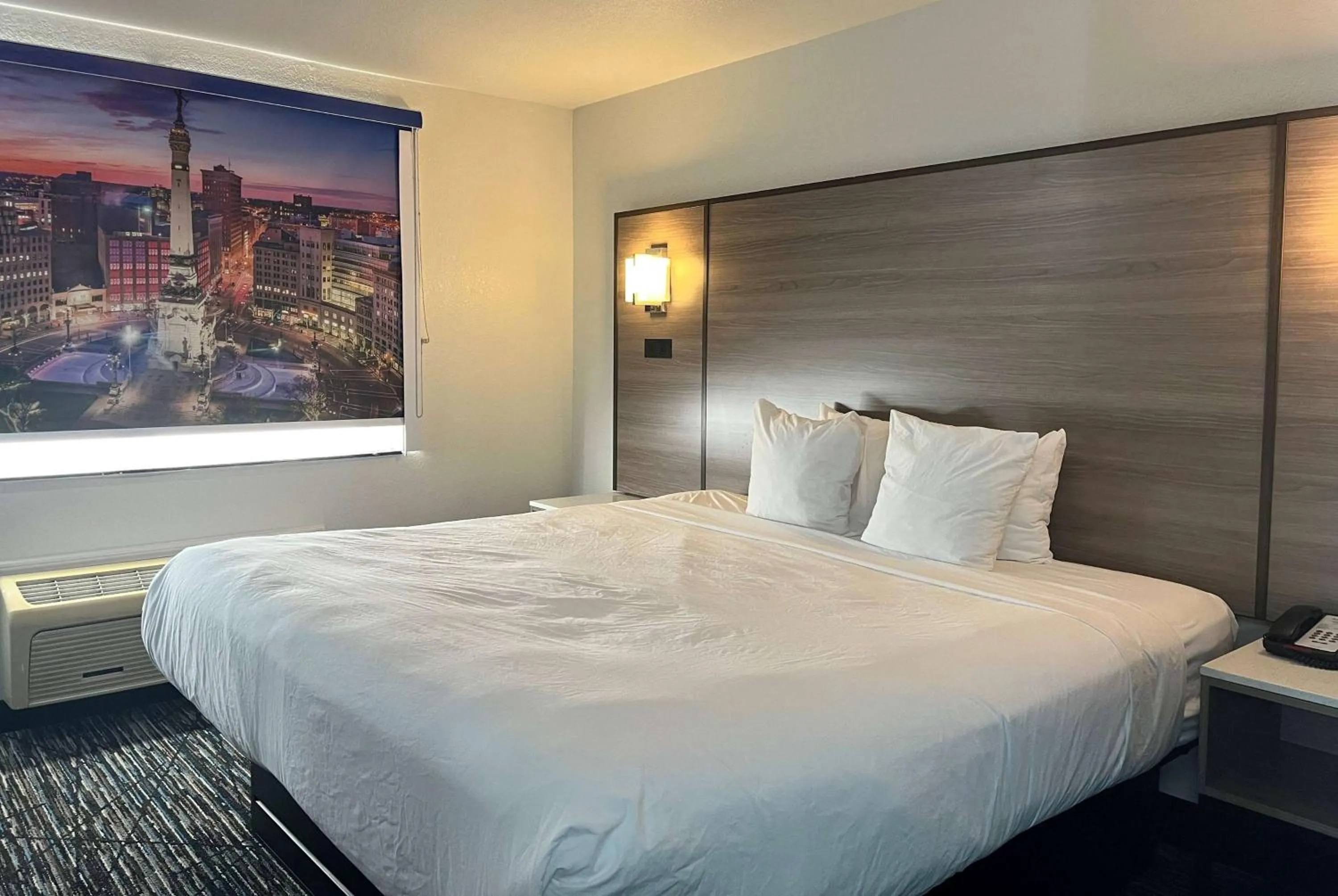 Photo of the whole room, Bed in Baymont by Wyndham Indianapolis Northeast