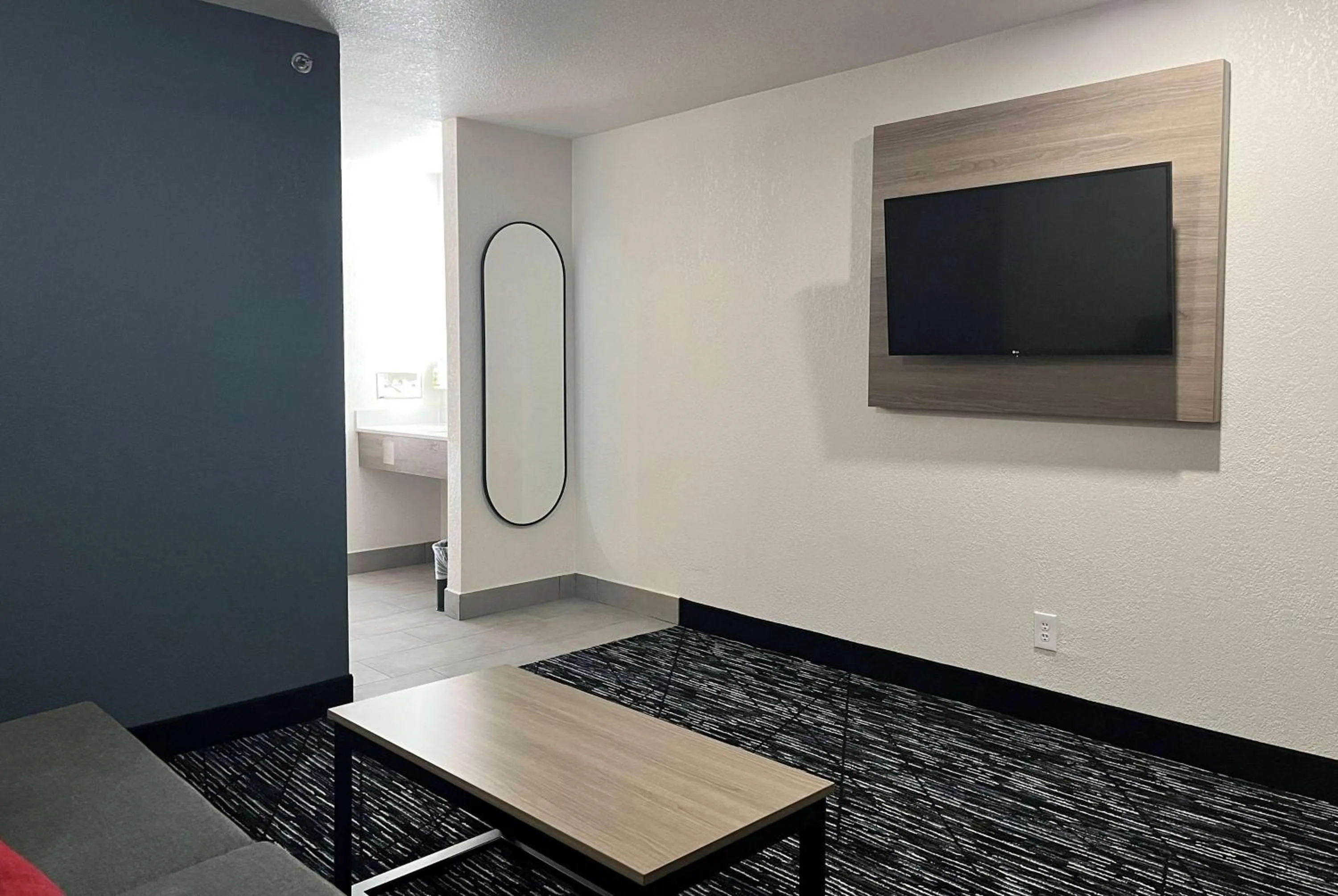 Photo of the whole room in Baymont by Wyndham Indianapolis Northeast