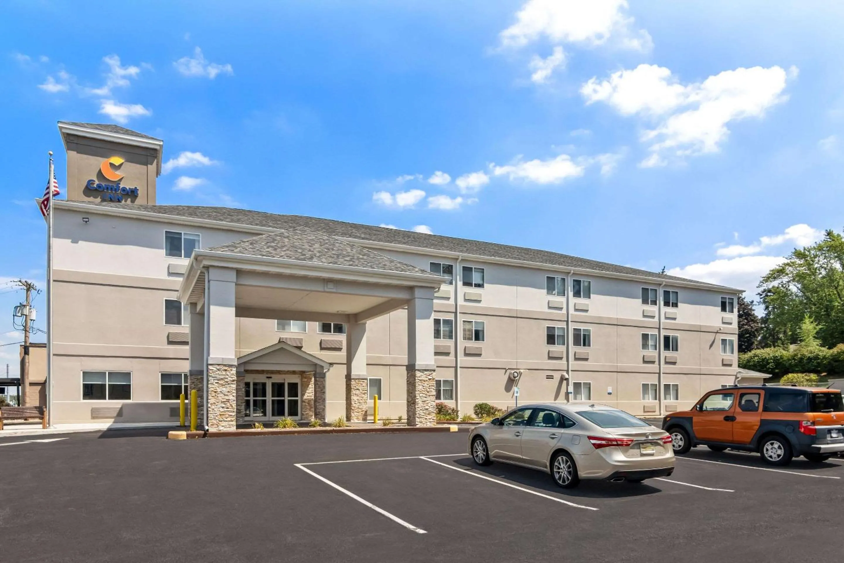 Property building in Comfort Inn Schereville