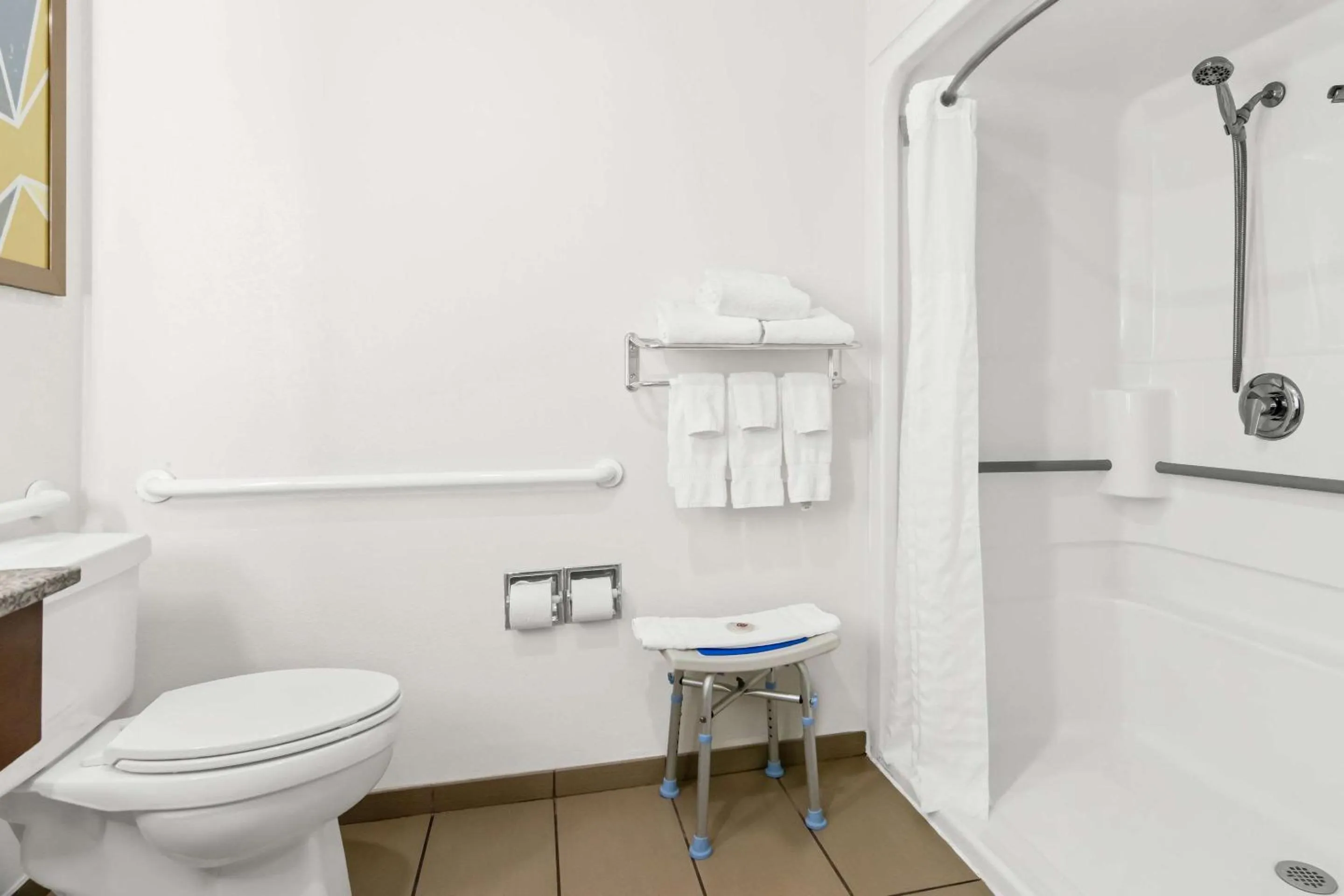 Bedroom in Comfort Inn Schereville