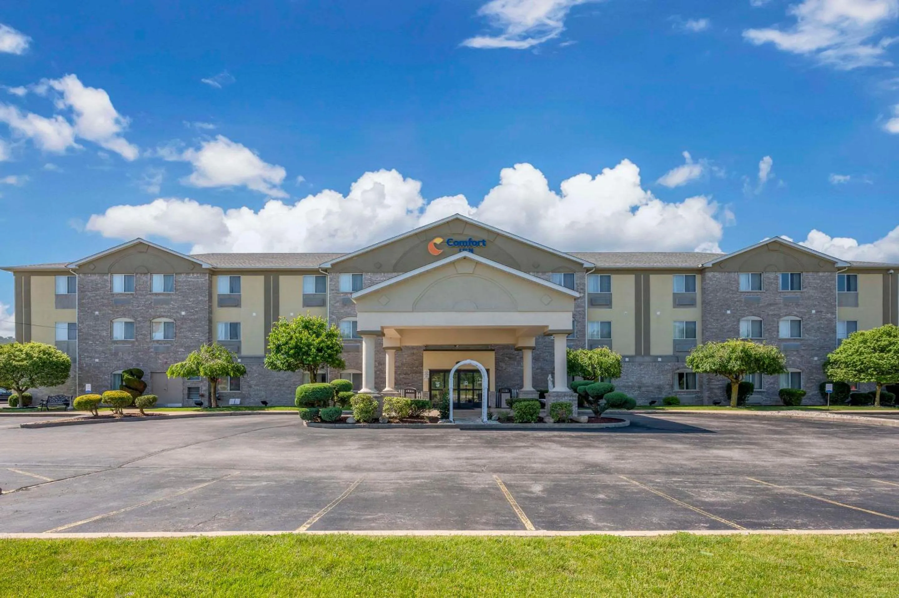 Property building in Comfort Inn Fremont