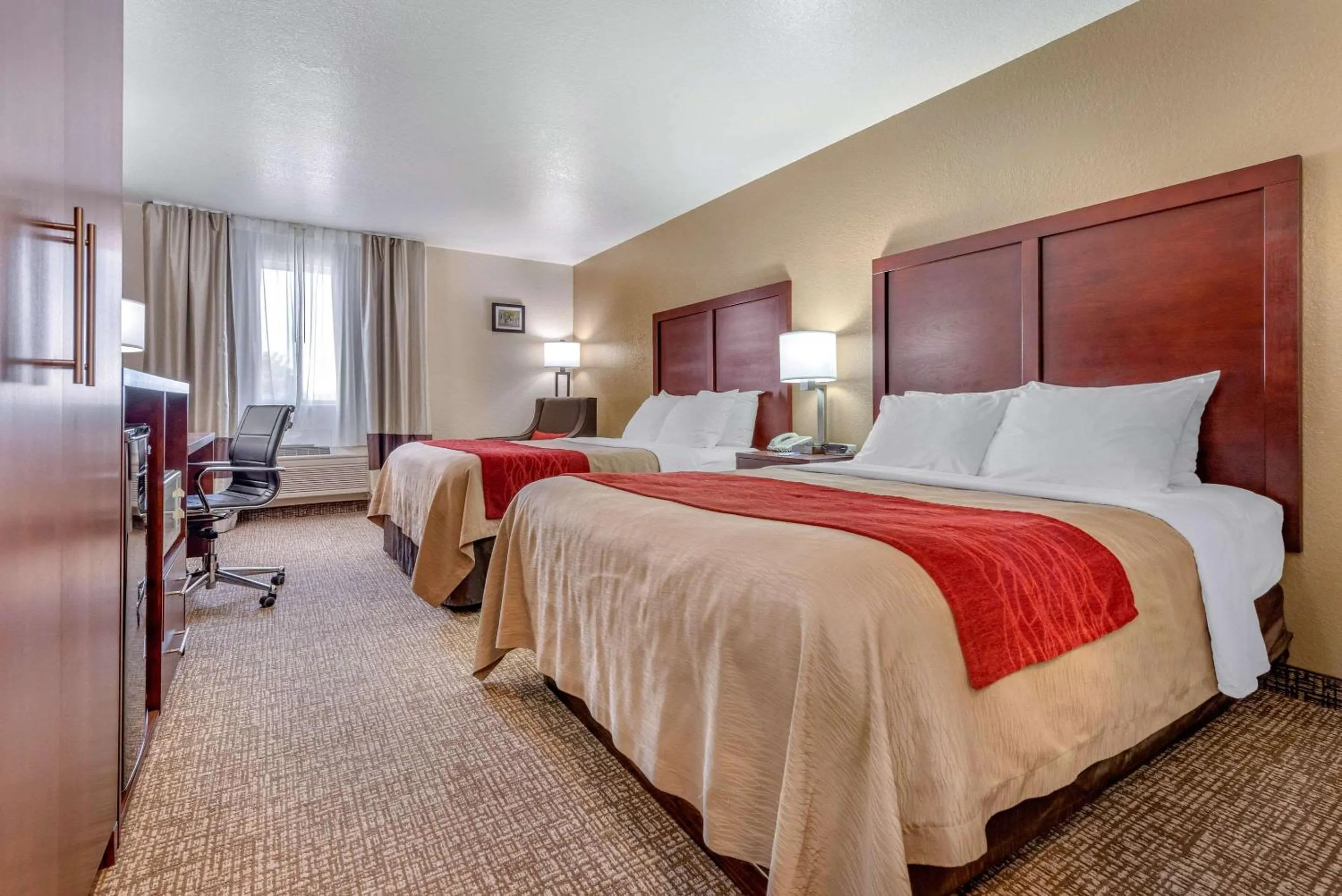 Bedroom, Bed in Comfort Inn Fremont