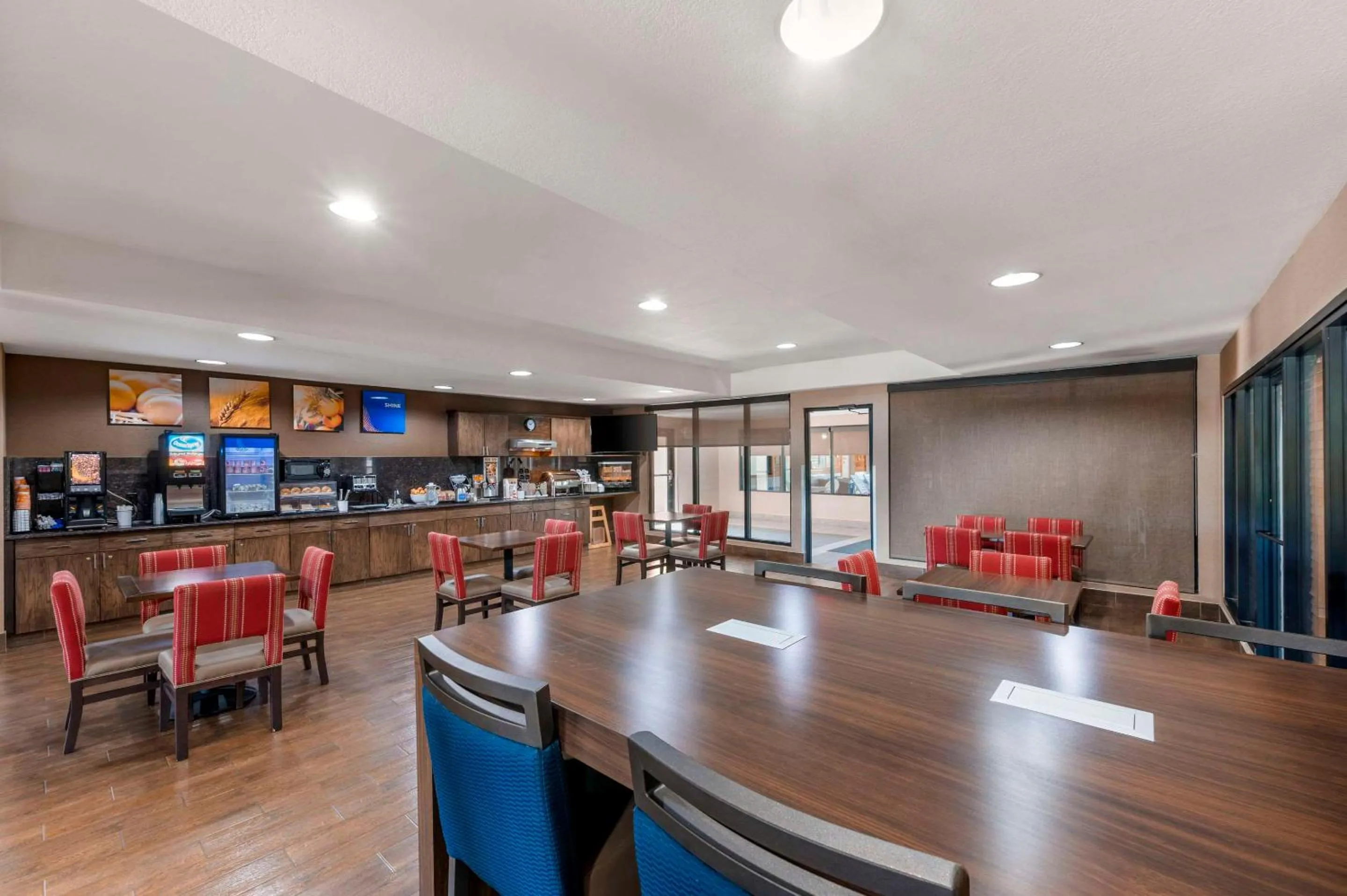 Breakfast in Comfort Inn Fremont