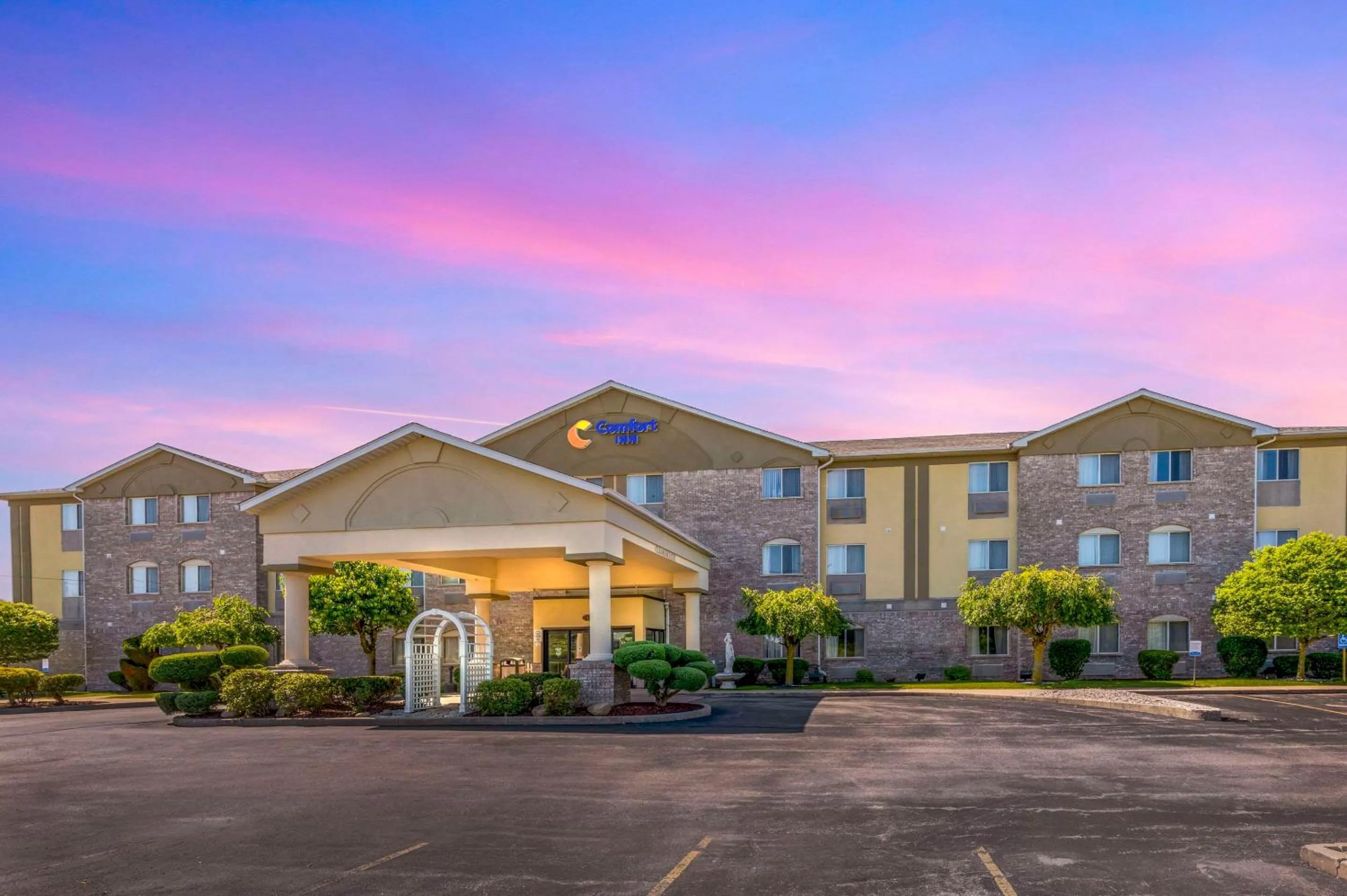 Property building in Comfort Inn Fremont