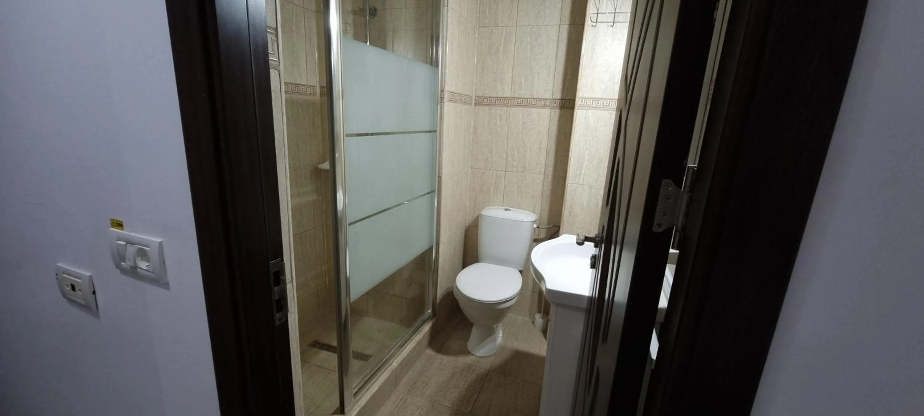 Shower in Hotel Blue Sky Resort