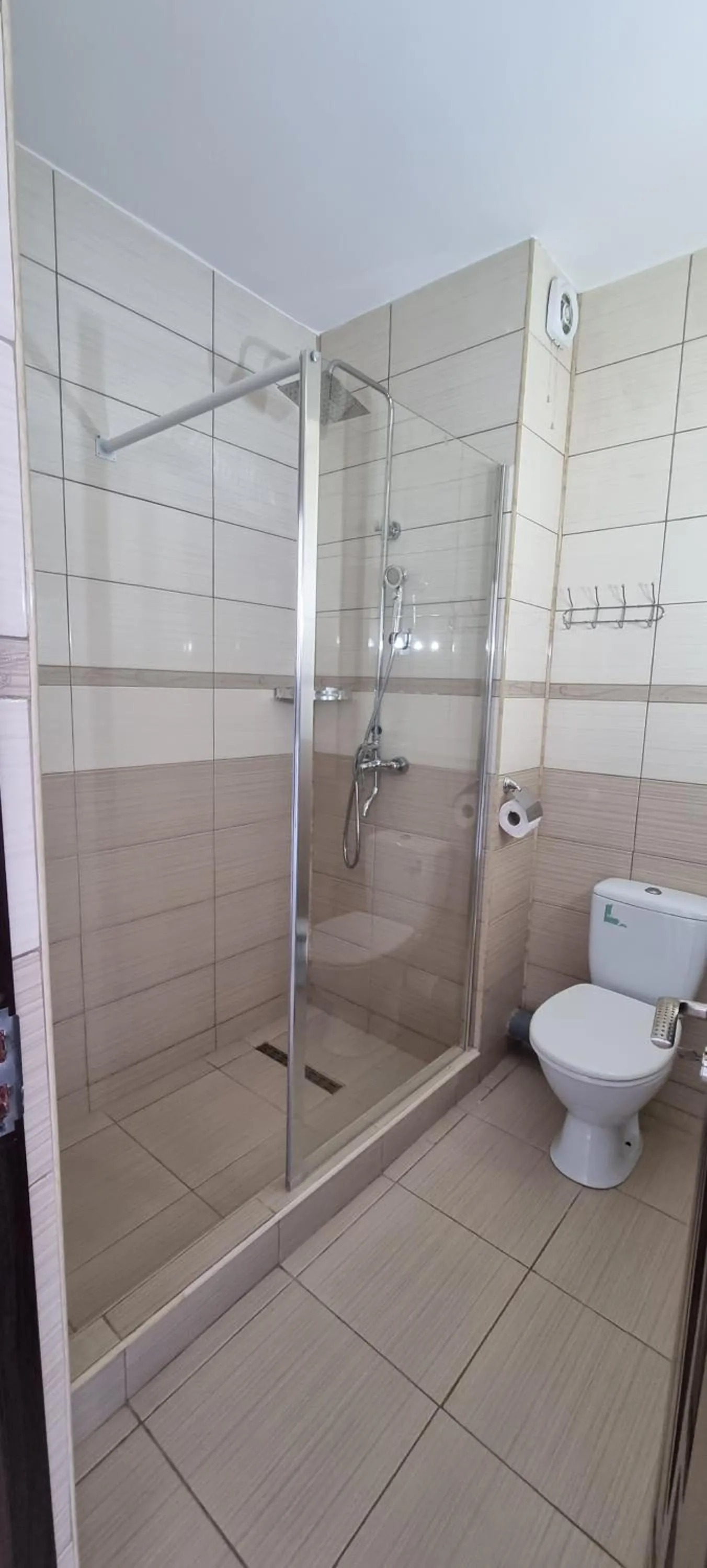 Shower in Hotel Blue Sky Resort