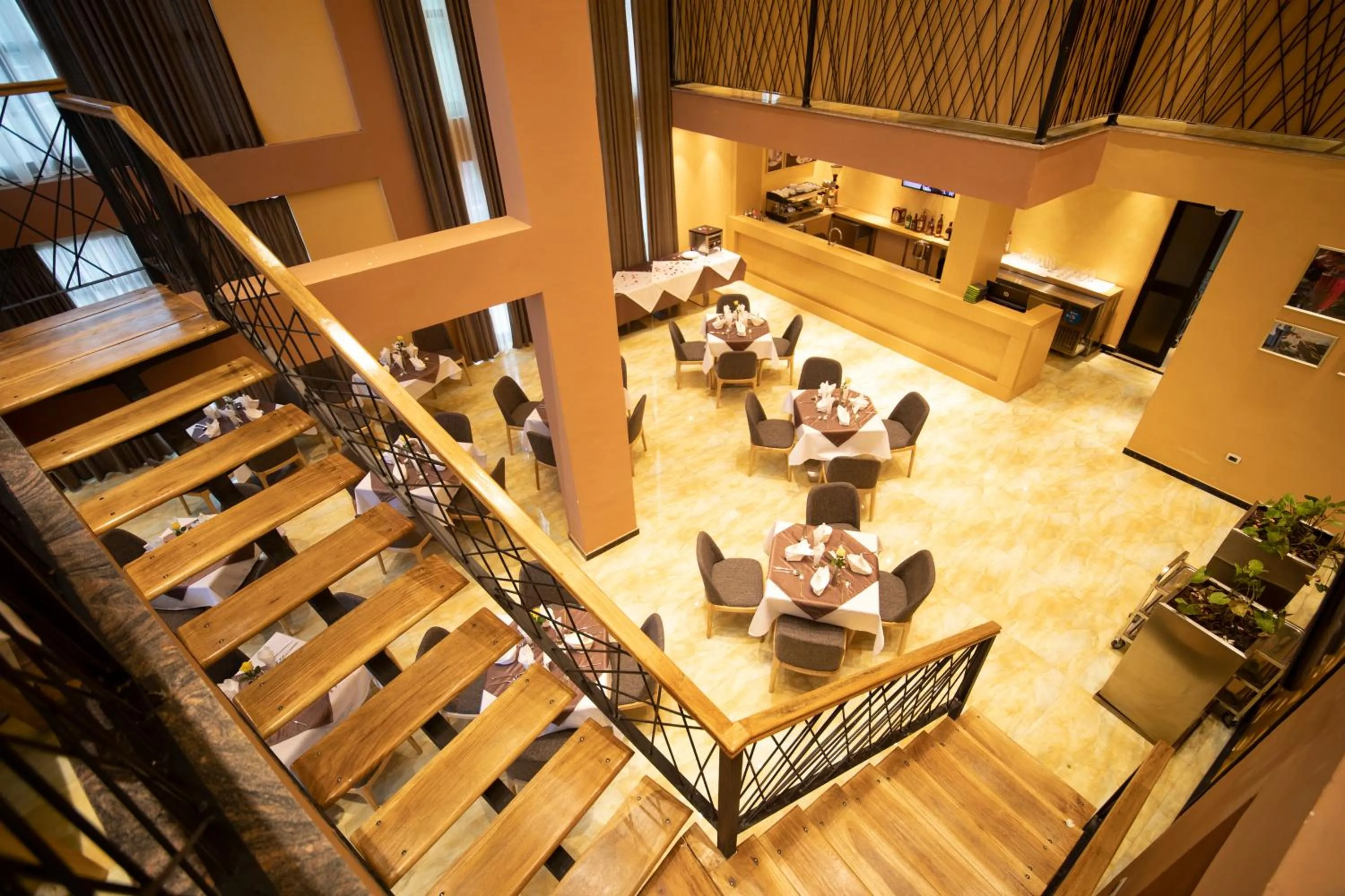 Restaurant/places to eat in Vamos Addis Hotel