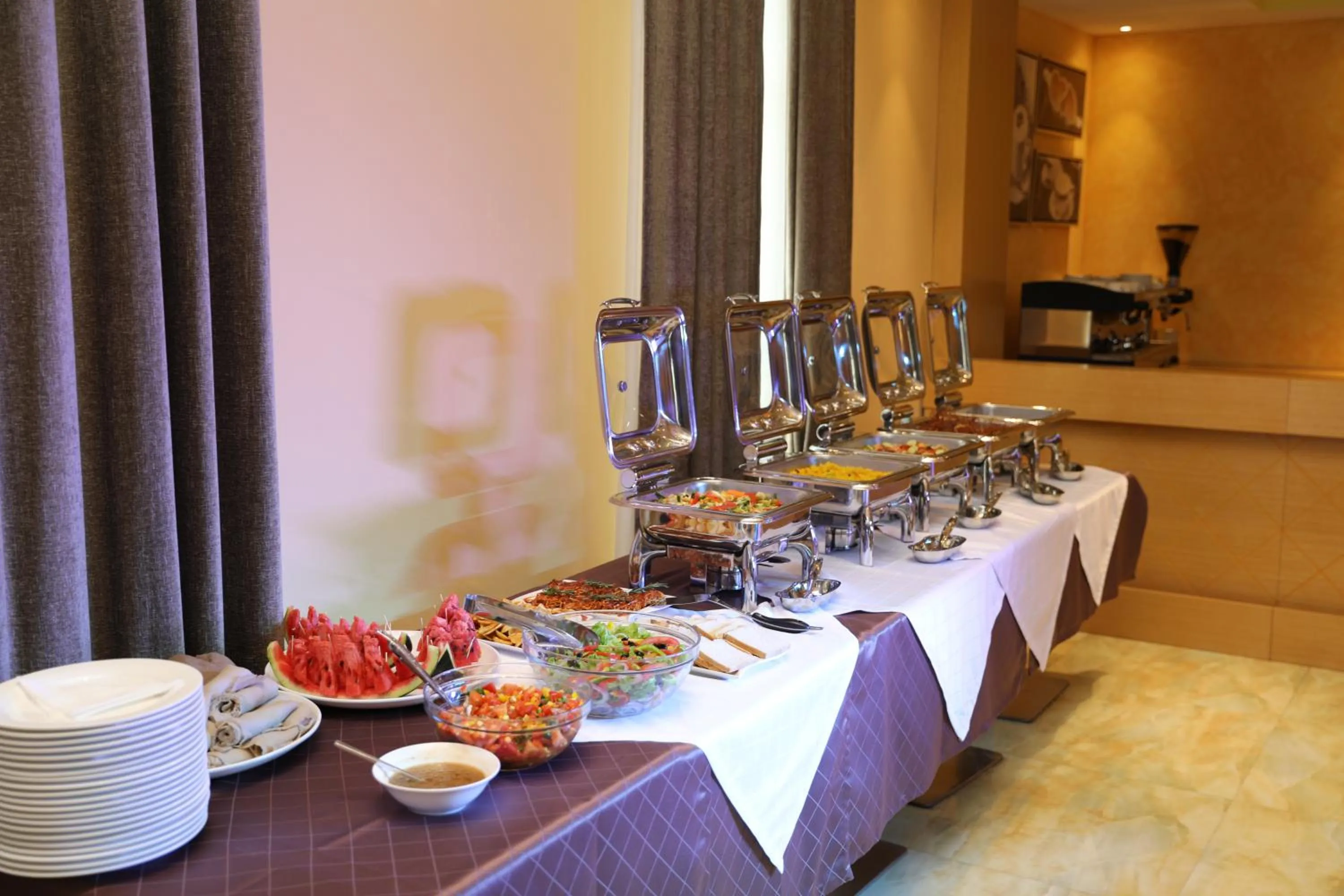 Restaurant/places to eat in Vamos Addis Hotel