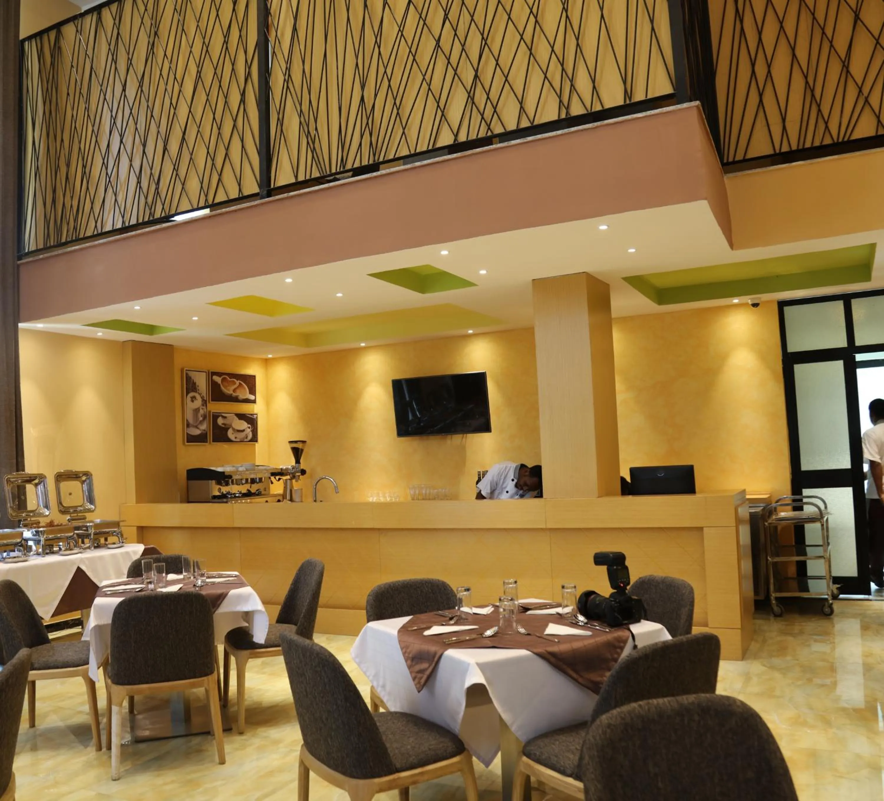 Restaurant/places to eat in Vamos Addis Hotel