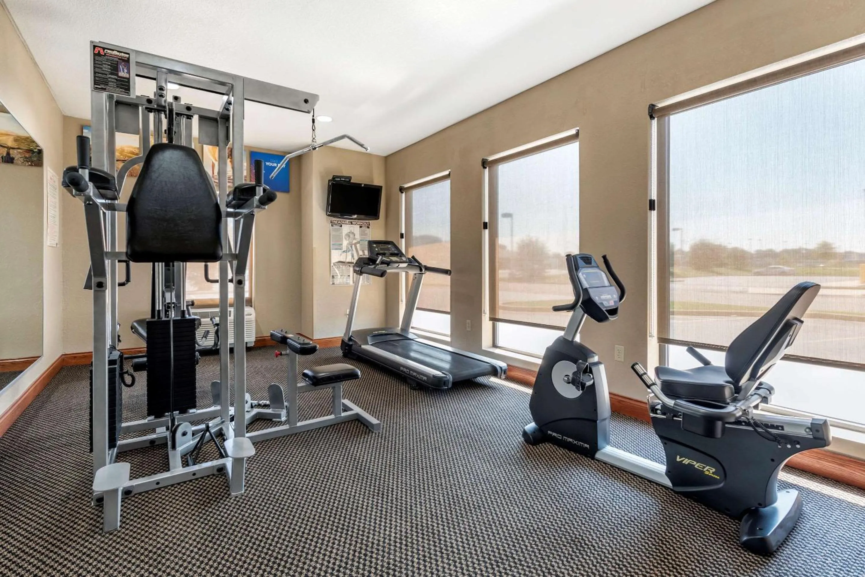 Fitness centre/facilities in Comfort Inn & Suites Muncie Near University